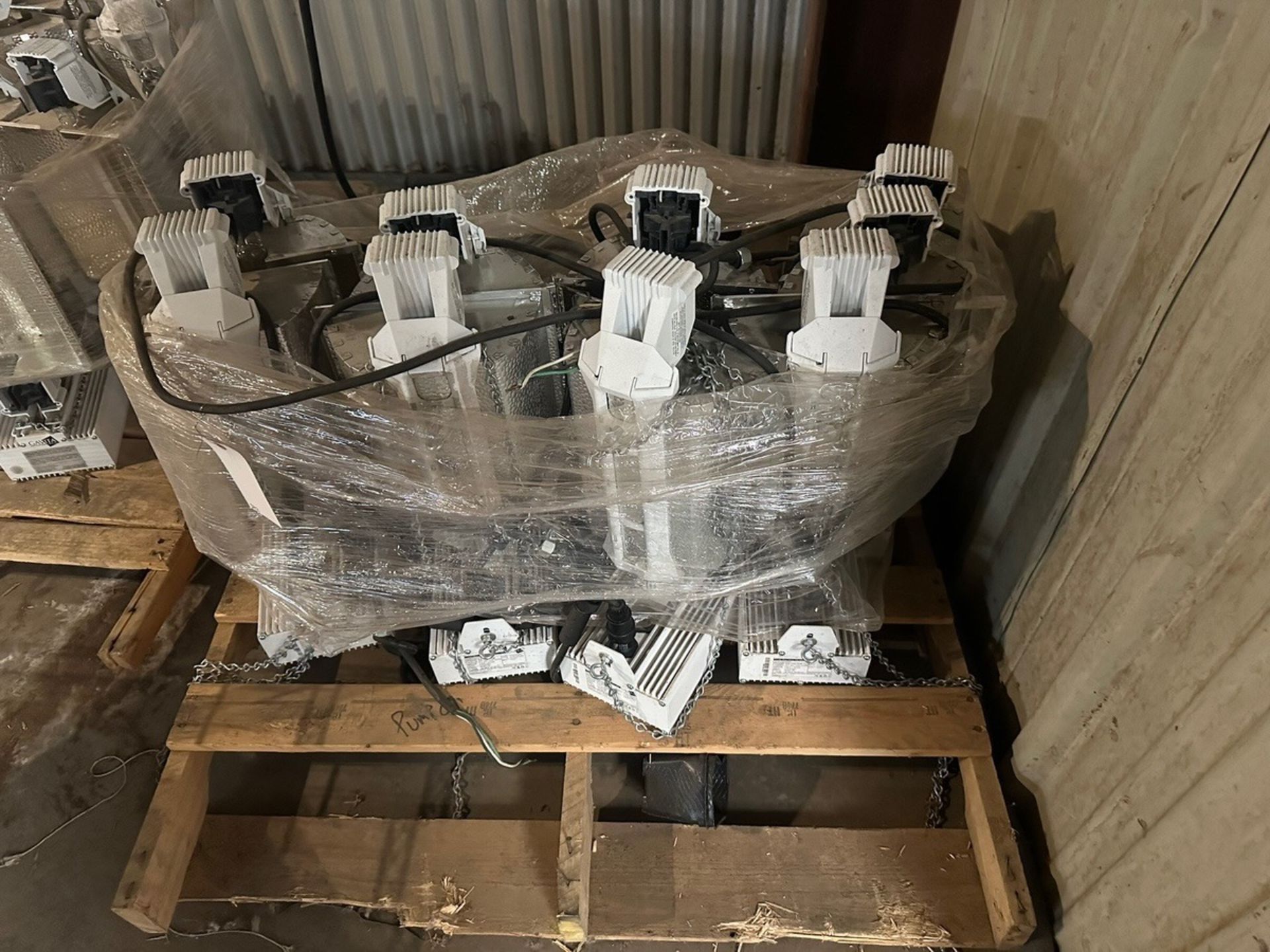 Pallet Of Grow Lights | Rig Fee $35 - Image 2 of 3