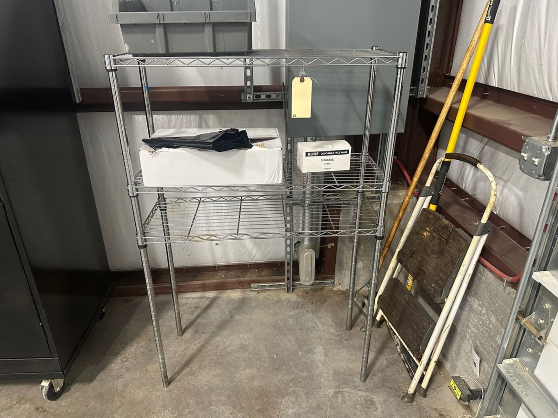 Metro rack 3 tier | Rig Fee $35