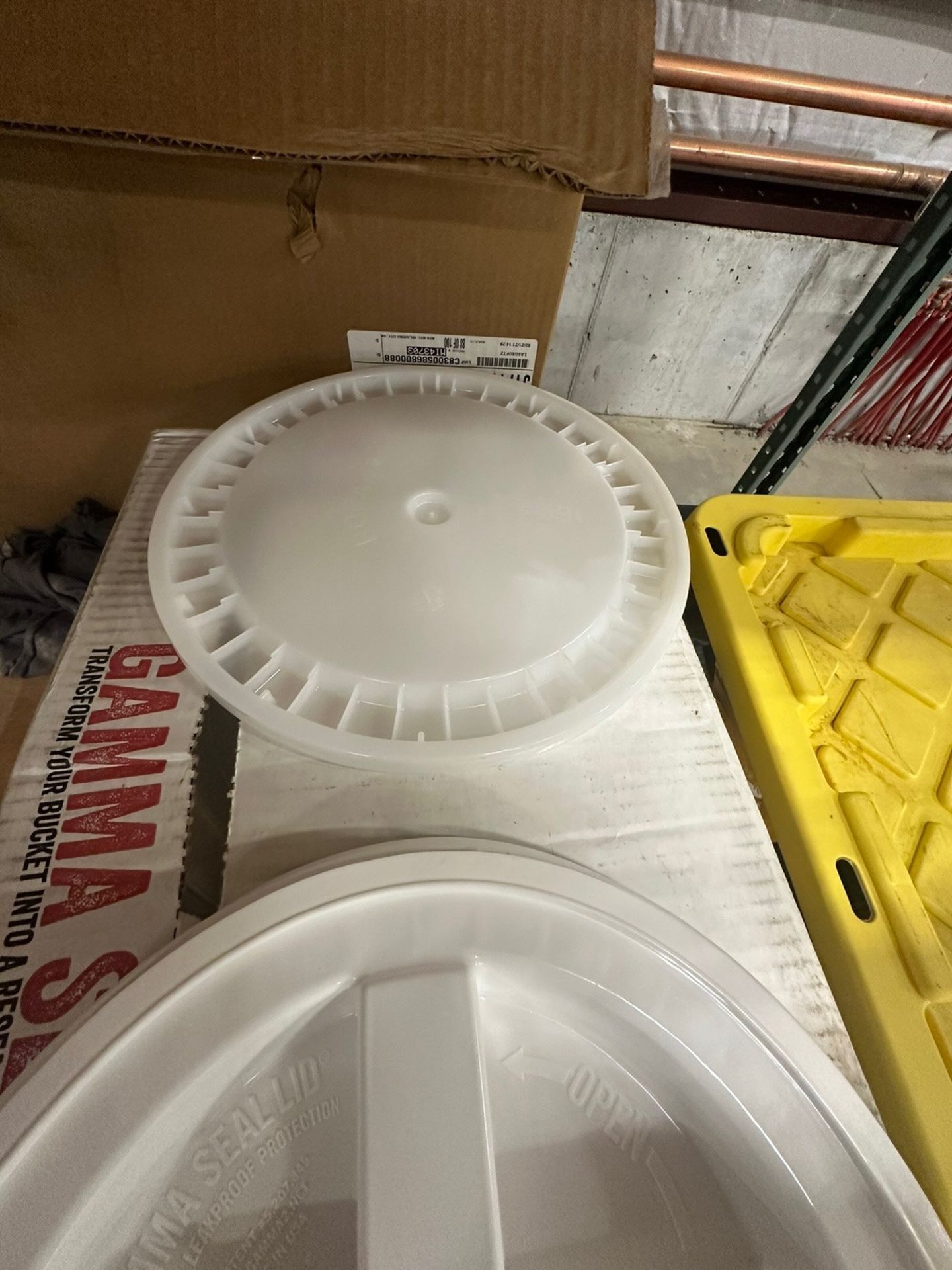 Pallet of Bucket Lids | Rig Fee $35 - Image 4 of 4