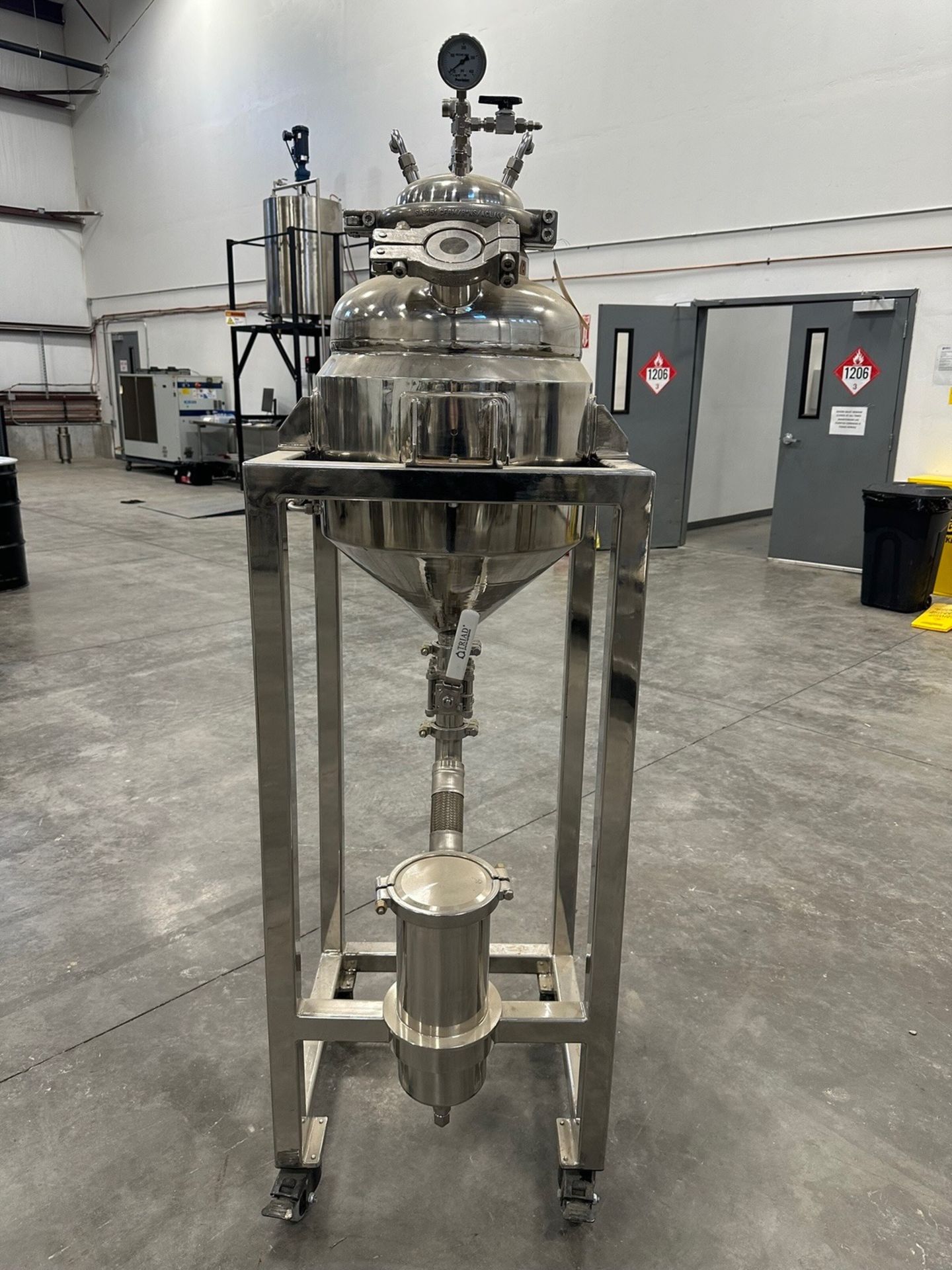 Pressurized Vessel on Stand - Subj to Bulk | Rig Fee $75 - Image 3 of 6
