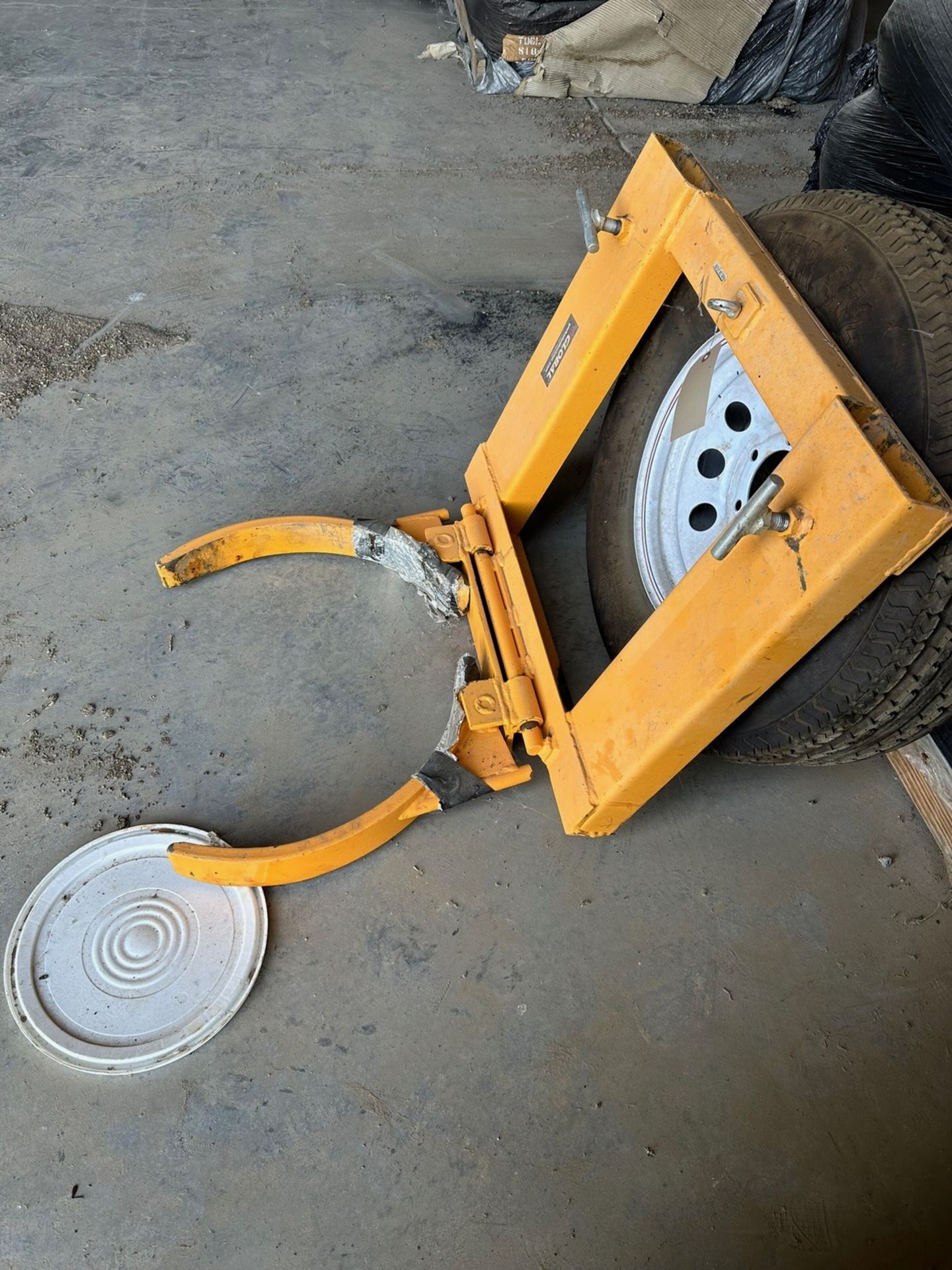 Global Forklift Barrel Attachment | Rig Fee $35 - Image 3 of 4