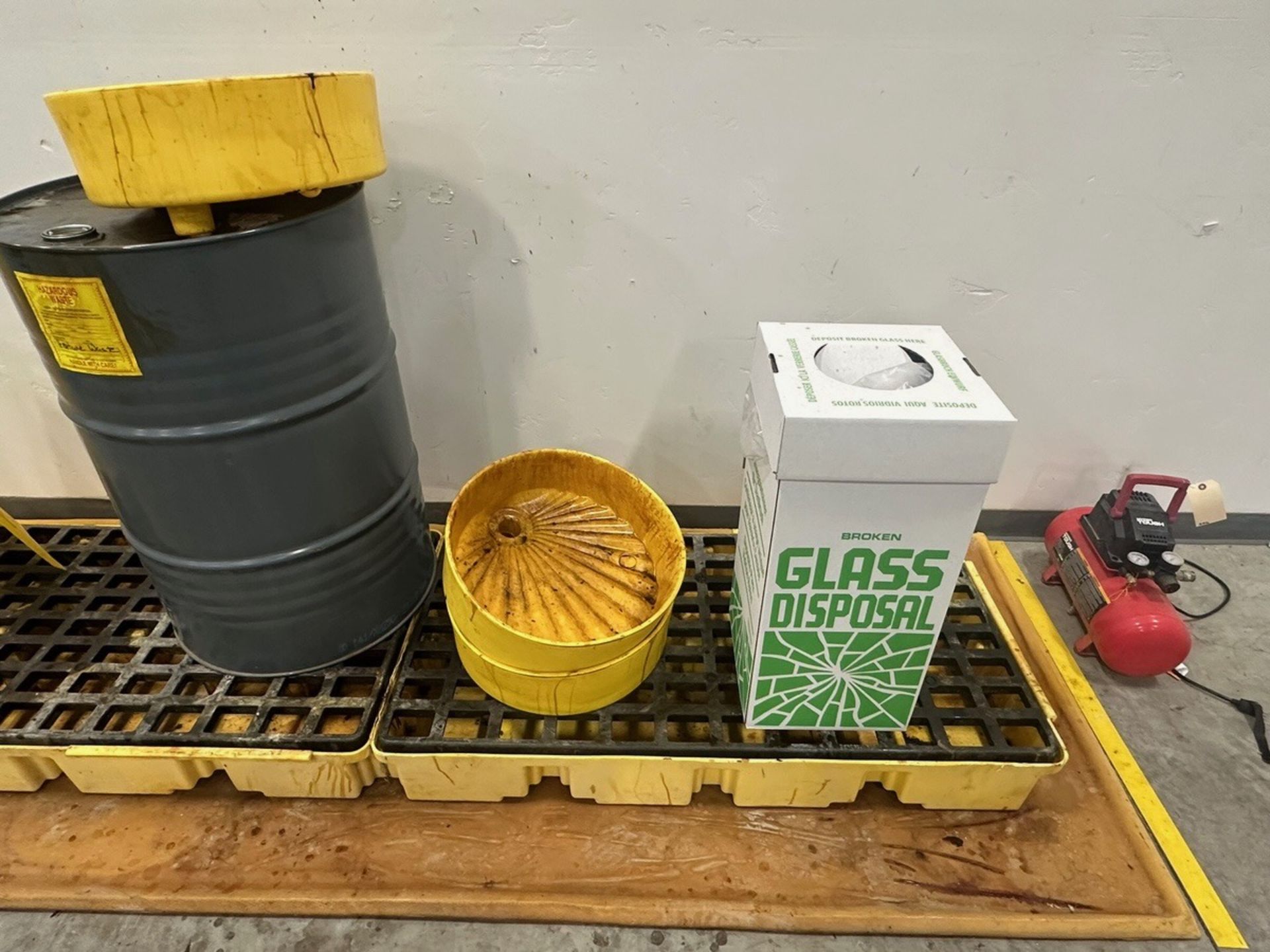 Spill Containments, and Spill Kit | Rig Fee $35 - Image 5 of 5