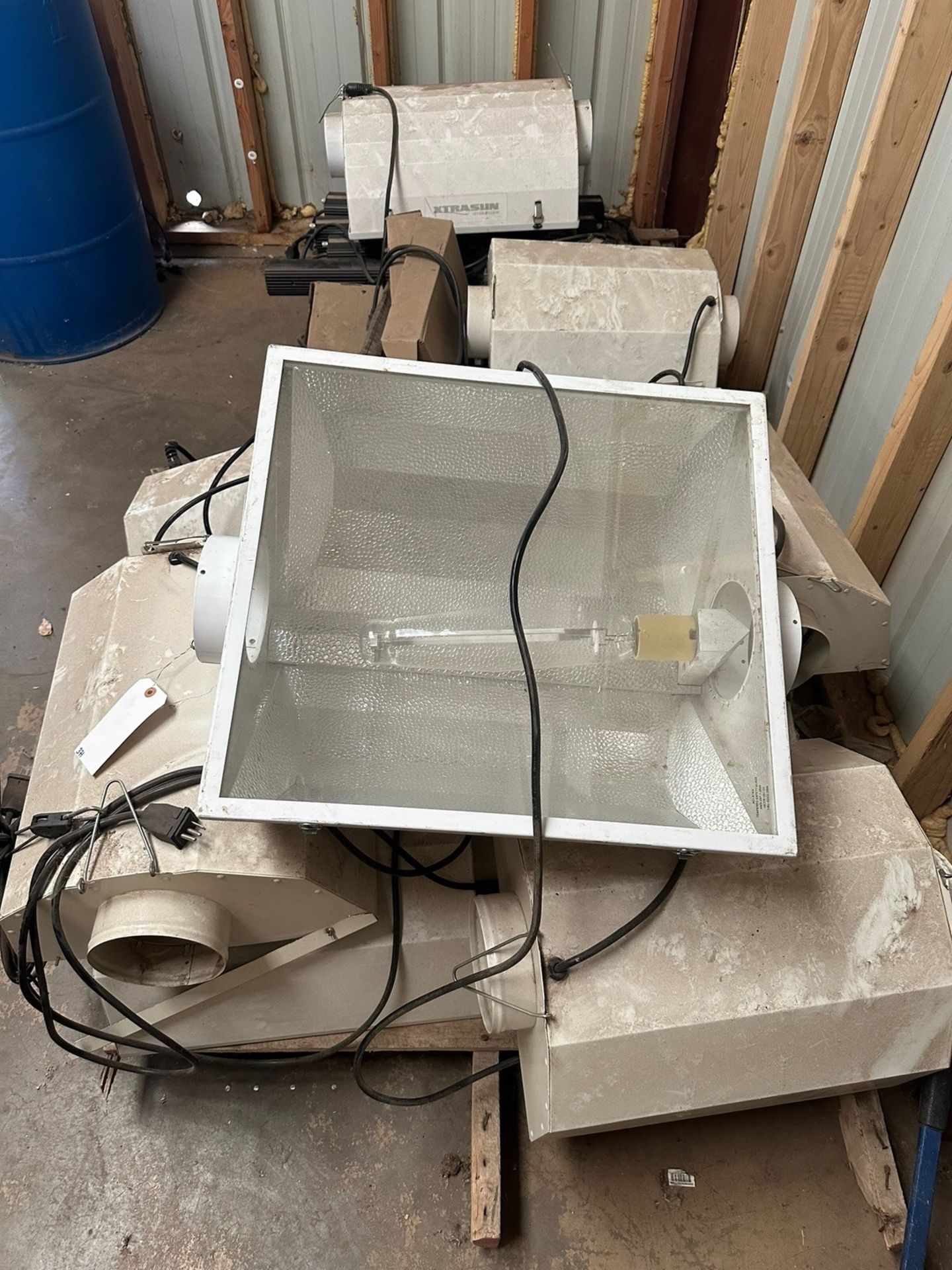 Pallets of Grow Lights And Power Supply | Rig Fee $35 - Image 3 of 5