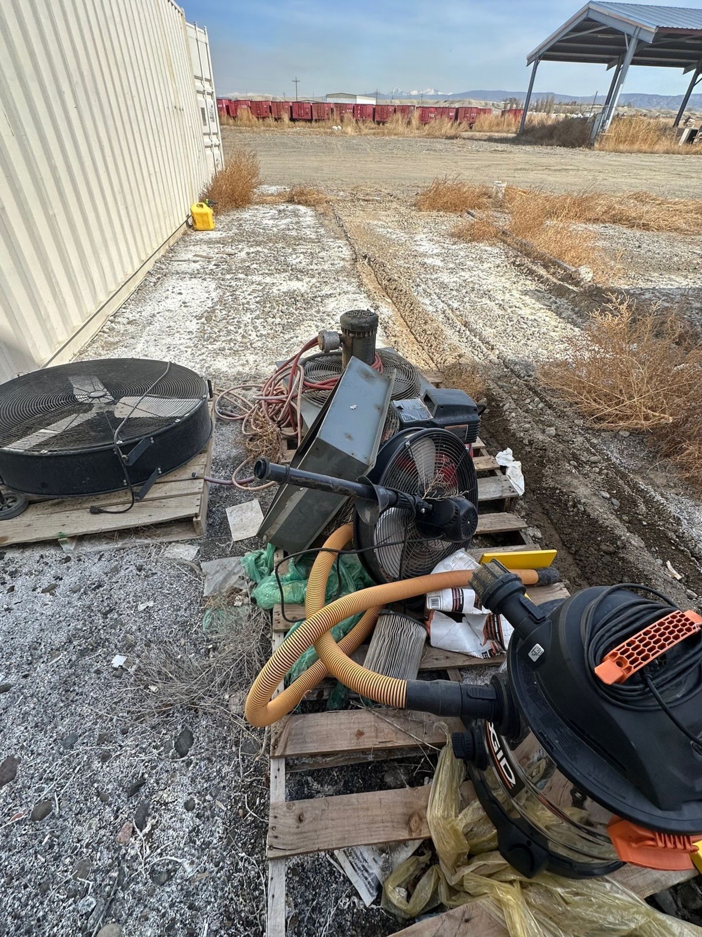 Lot of Shop Vacs, Fan | Rig Fee $100 - Image 4 of 8