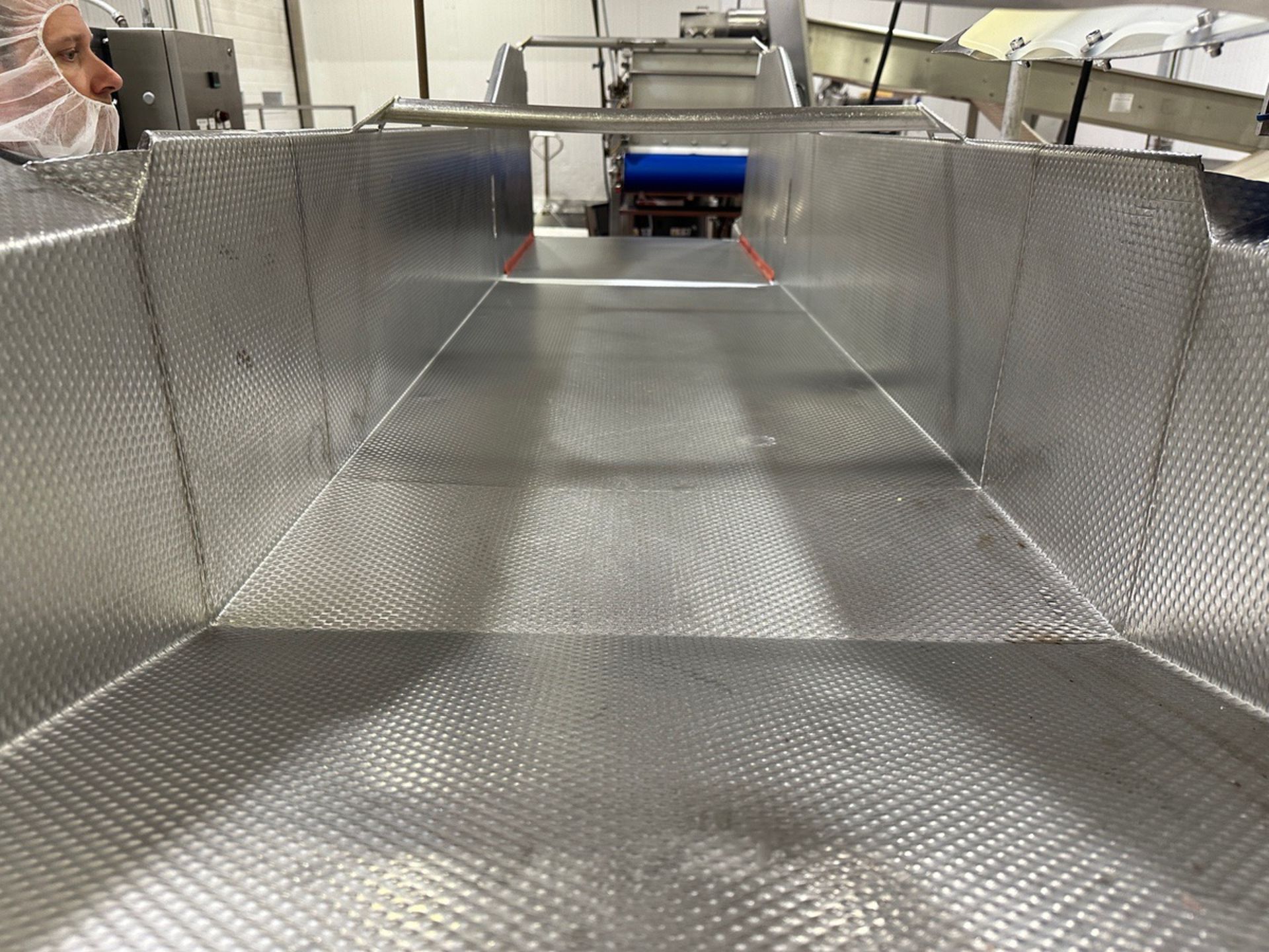 FastBack Dimple Pan Vibratory Conveyor, 24" Width x 9' OA Length | Rig Fee $300 - Image 2 of 3