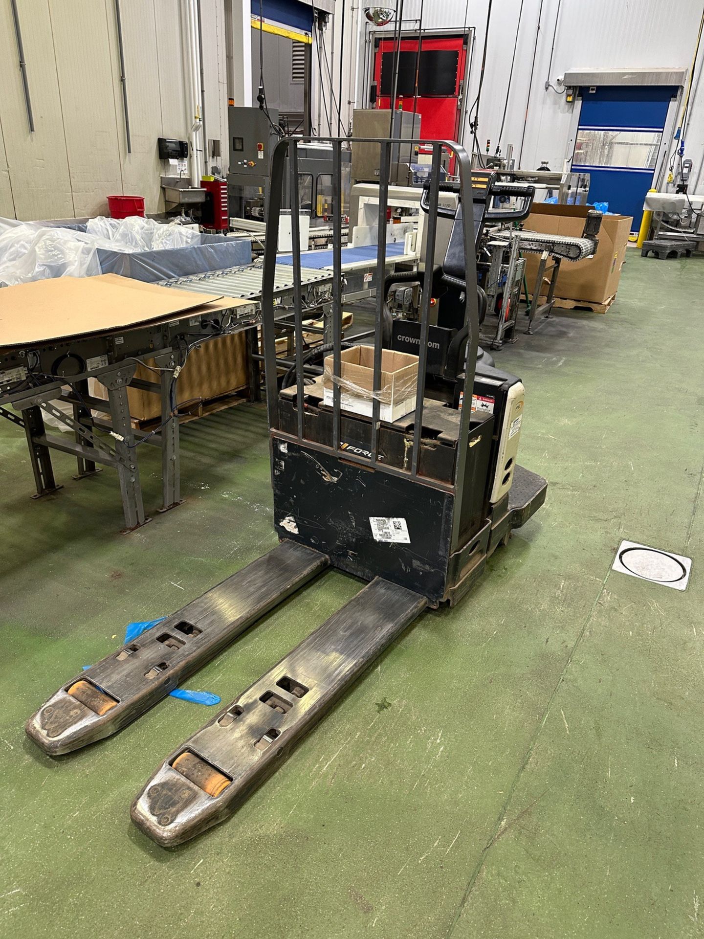 Crown Electric Pallet Truck Model PE-4500-60, S/N 10229718