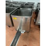 (4) 600 LB Stainless Steel Buggies | Rig Fee $50