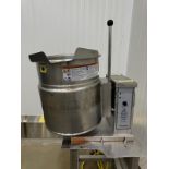 Cleveland Self Contained Jacketed Tilt Kettle | Rig Fee $150