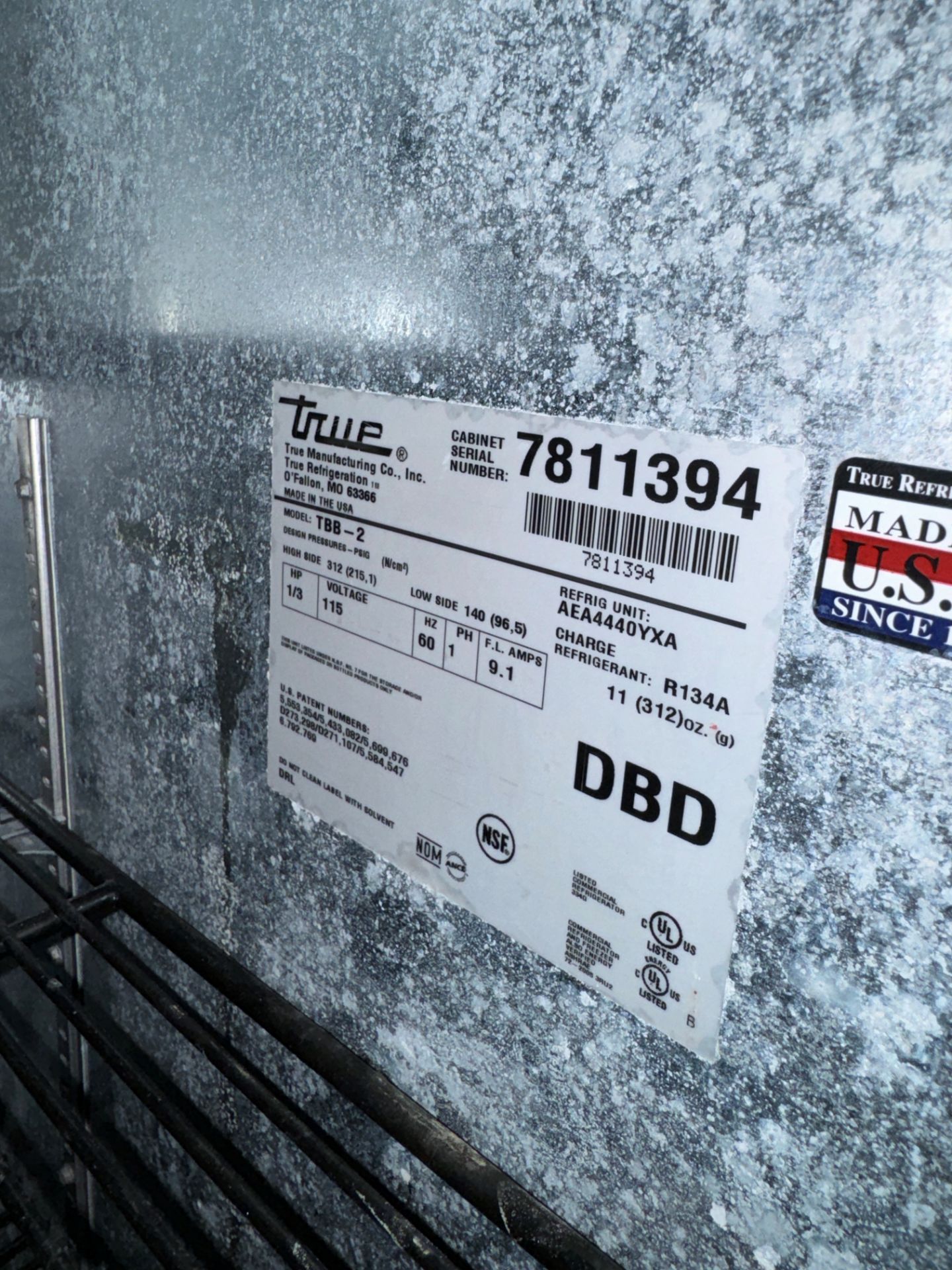 LOT True TBB-2 2-Door Commercial Refrigerator, S/N 7811394, Microwave, T | Rig Fee $145 - Image 3 of 8