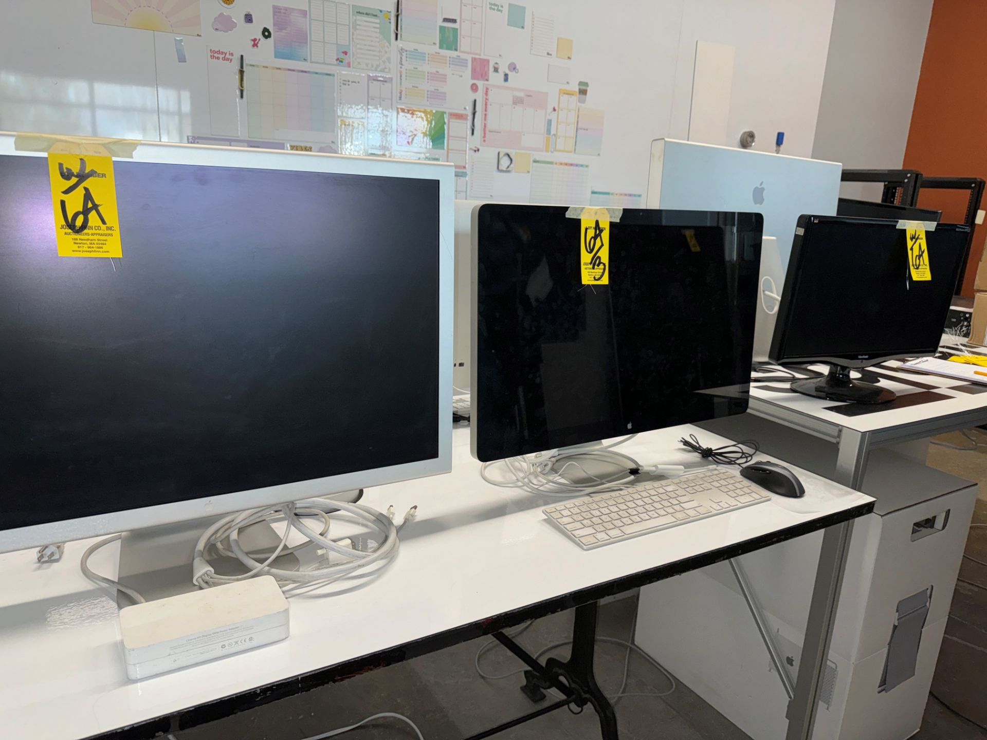 LOT Apple 27" Monitor w/ Keyboard, Apple 29" Monitor, ViewSonic 22" Moni | Rig Fee $75