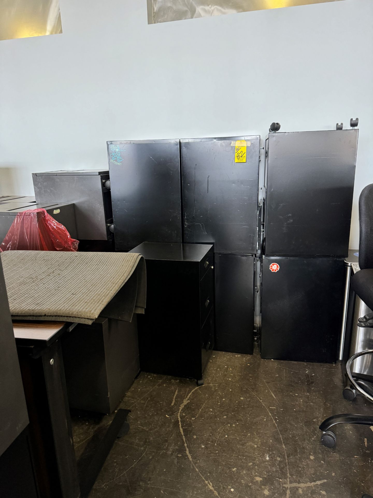 LOT Approx. (50) Modular Work Stations, Large Qty. of Black Fabric Swive | Rig Fee $380 - Image 6 of 18