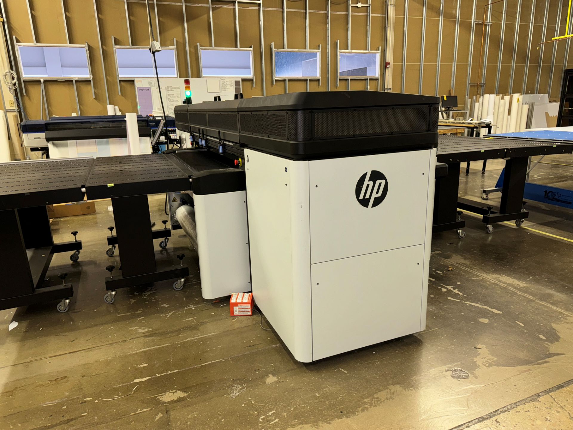 2020 Hewlett Packard Latex R1000 64" Latex Printer S/N SG02C1S003, In &a | Rig Fee $620 - Image 4 of 13