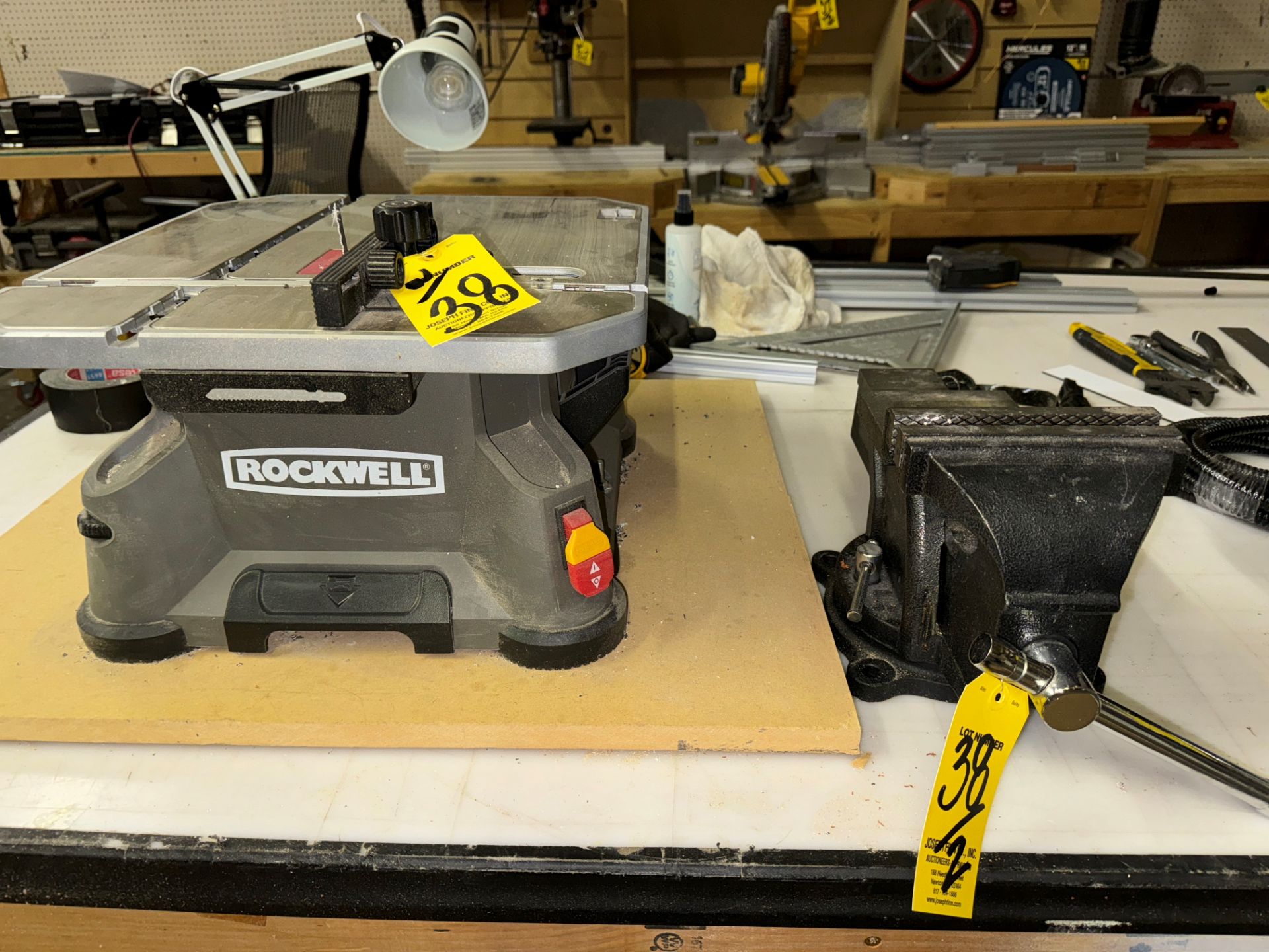 LOT Rockwell RK7321 Blade Runner Bench Top Table Saw, 6" Shop Vise | Rig Fee $35