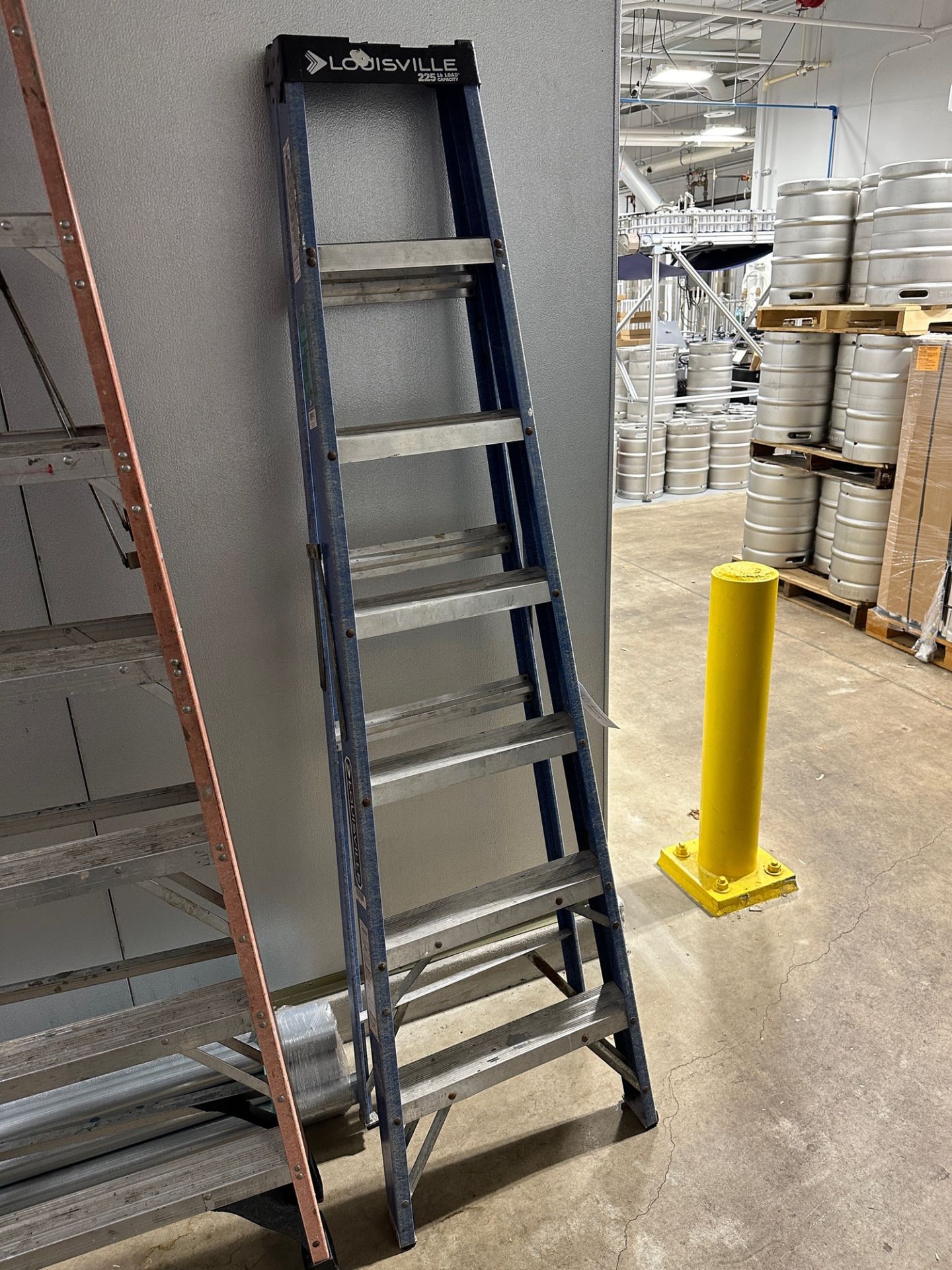 Louisville 7' Fiberglass Step Ladder with 225 LB Capacity