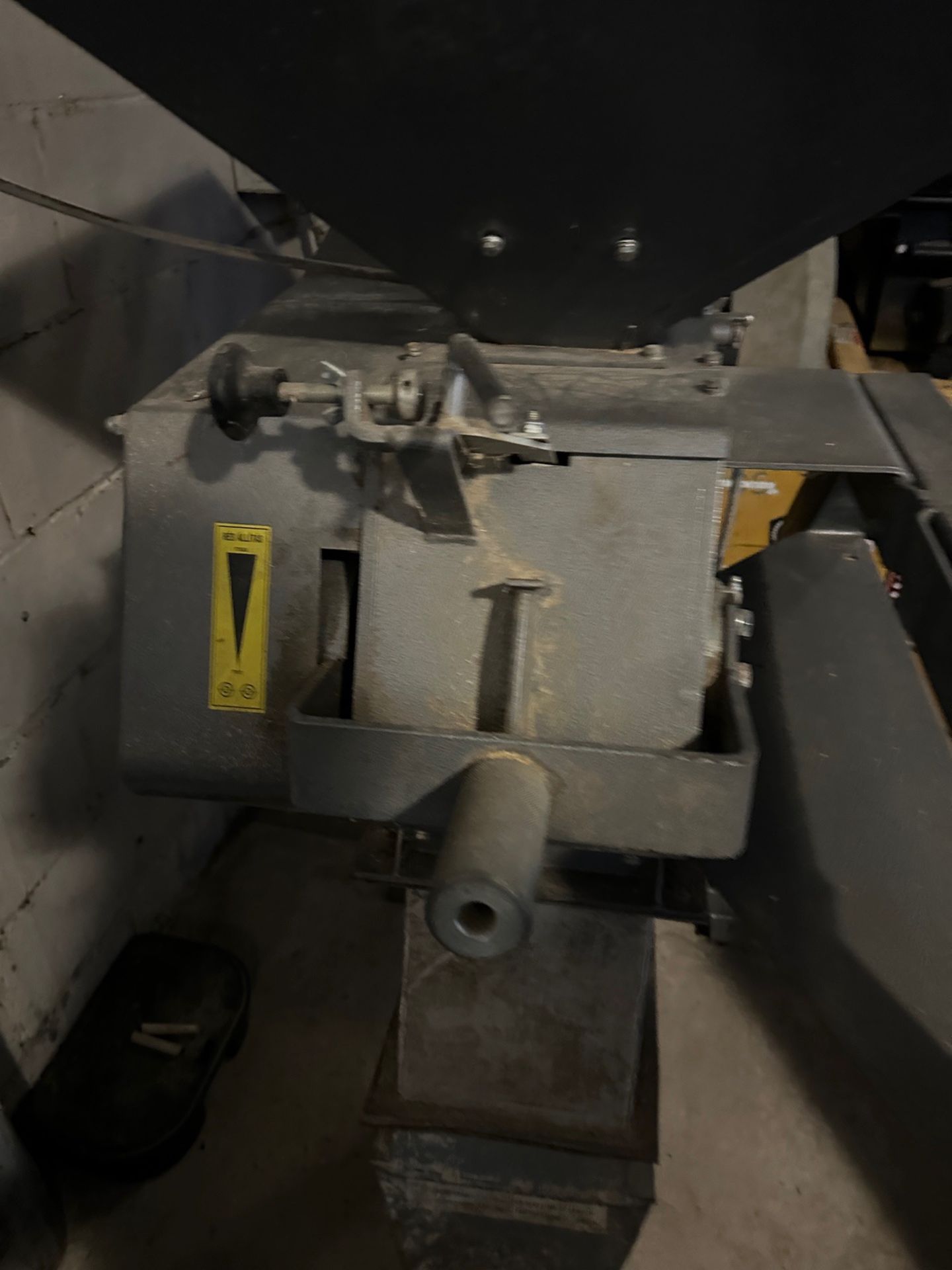 2-Roller Grain Mill, 4KW Motor, w/ Grain Auger & Drive, Approx 20ft to Grist Case | Rig Fee $100 - Bild 3 aus 9