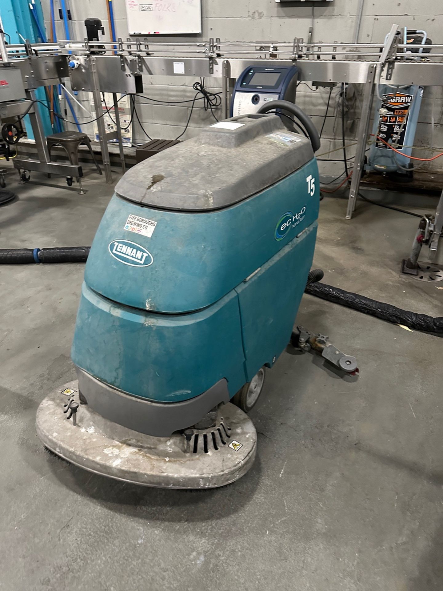 Tennant T5 ecH2O NanoClean Floor Scrubber, 144.2 Hours At time of Catalog | Rig Fee $50 - Image 4 of 8