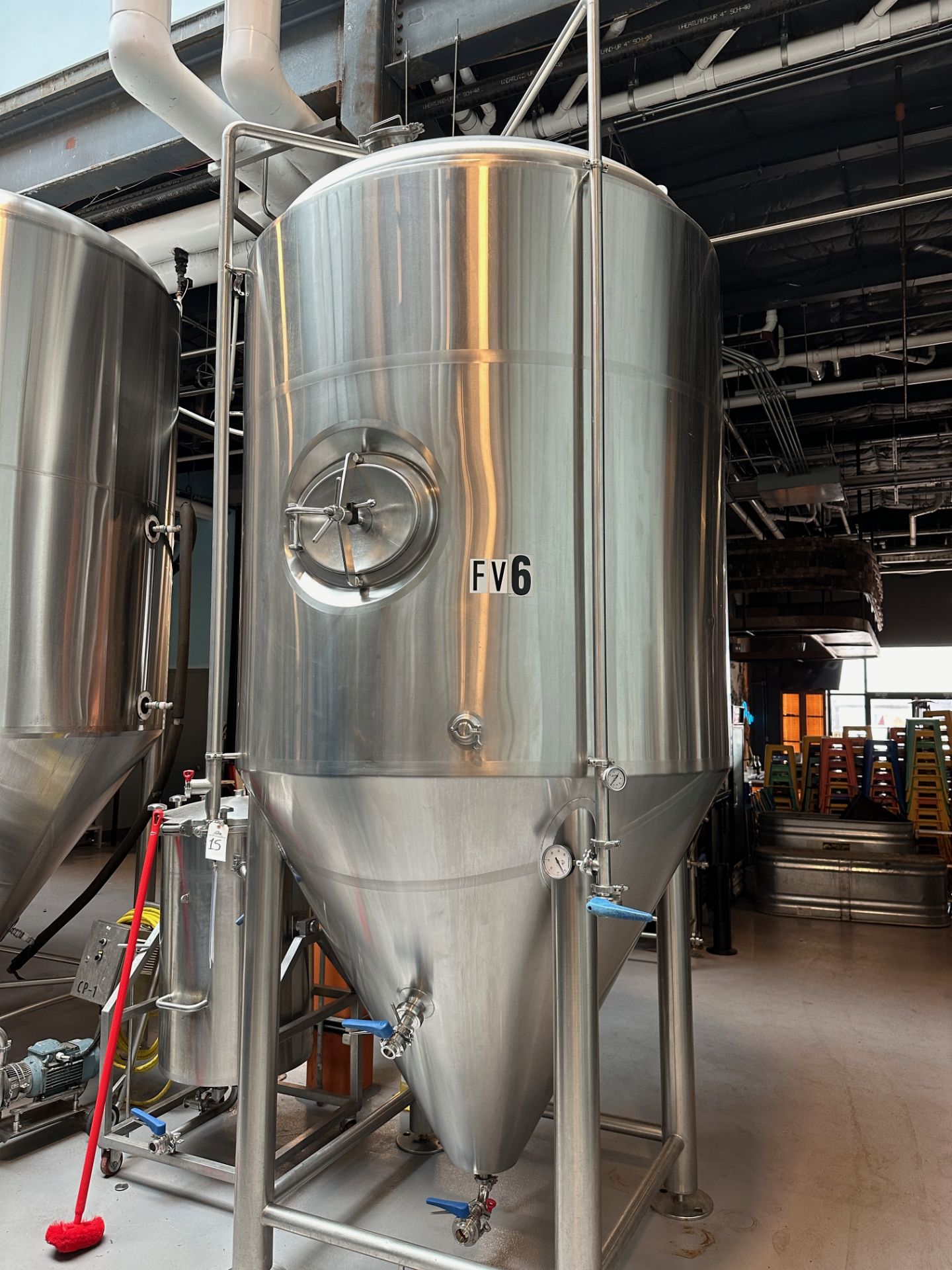 Complete 40 BBL Microbrewery - 40 BBL Deutsche 4-Vessel Brewhouse, Tanks, Can Line - See Description - Bild 39 aus 335