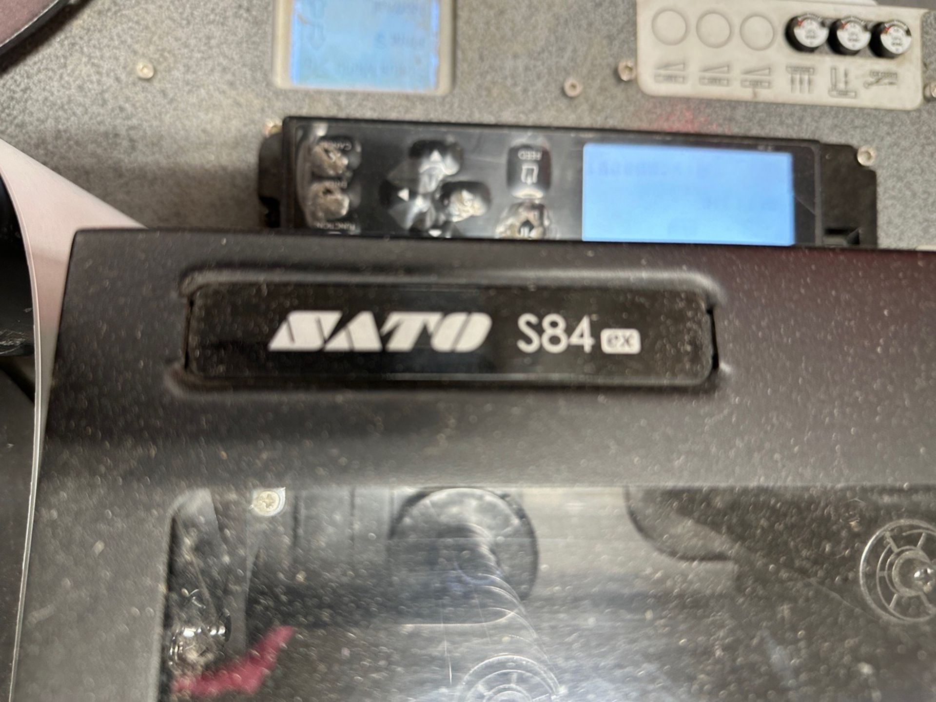SATO S84ex Print Engine with Label Applicator | Rig Fee $200 - Bild 4 aus 4