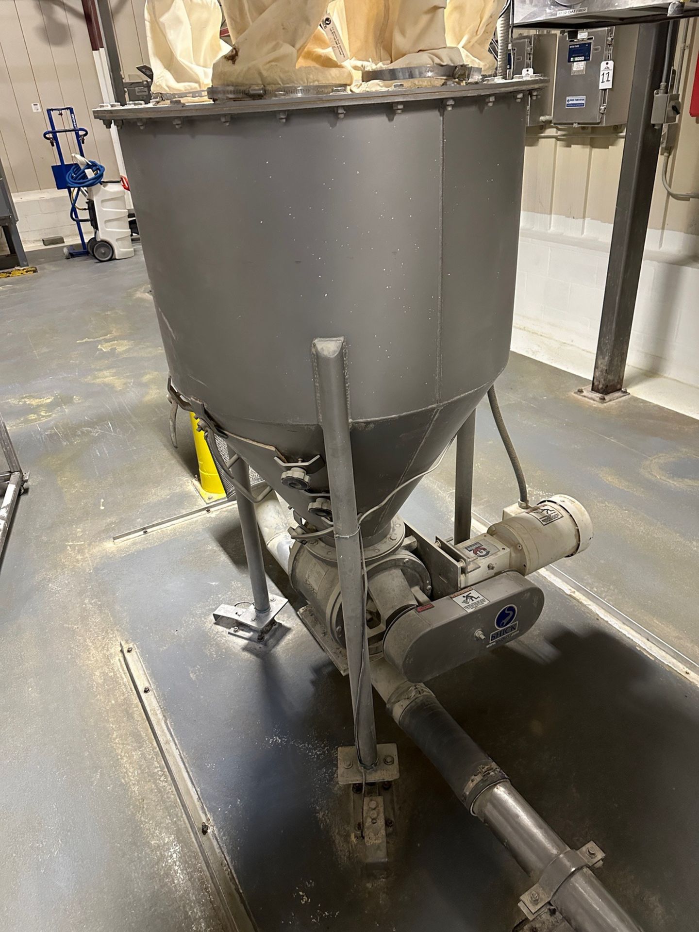 Shick Stainless Steel Hopper on Load Cells with Mettler Toledo DRO and Auger Drive | Rig Fee $500 - Image 3 of 5