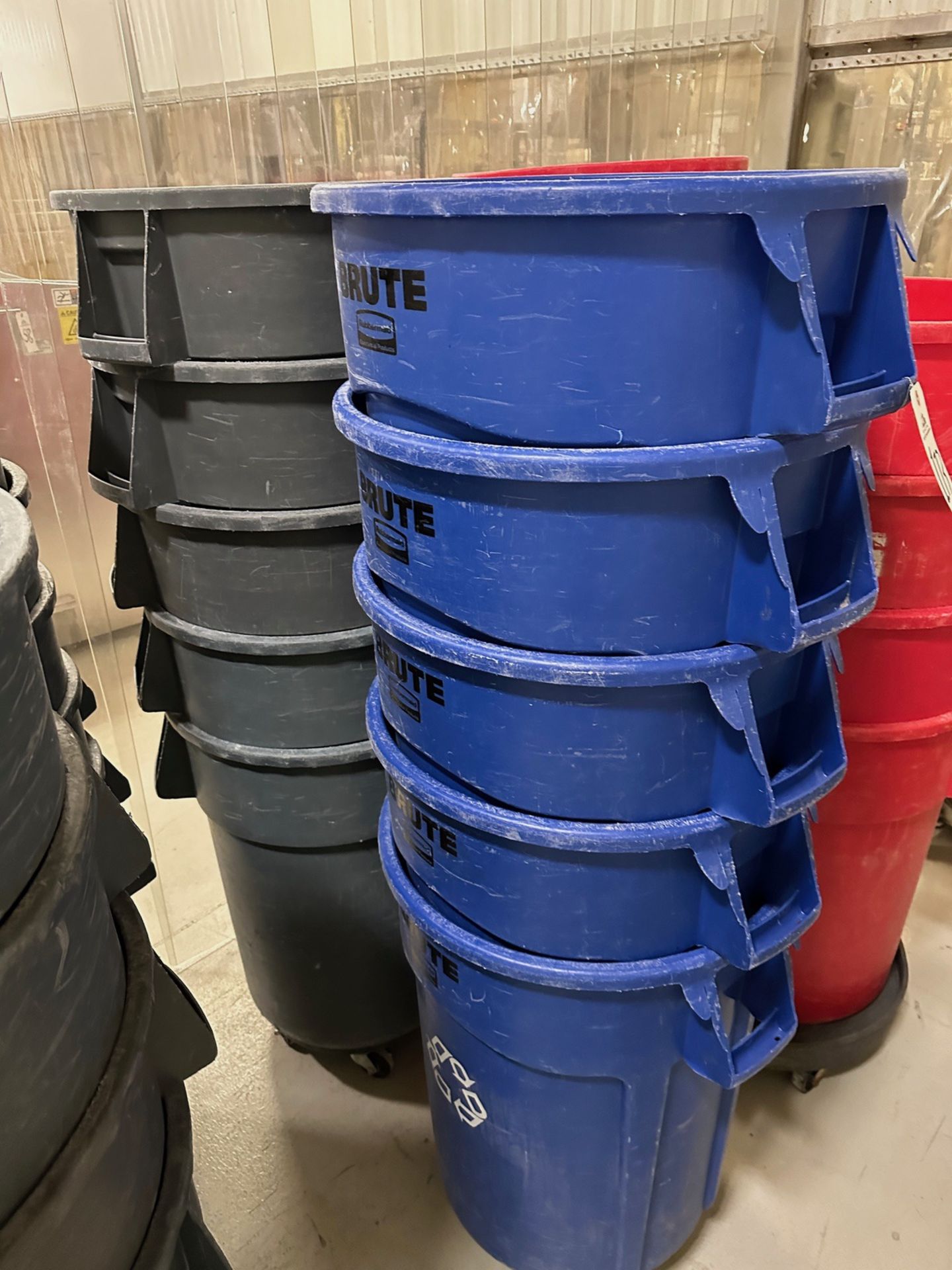 Lot of Approx (70) 55 Gallon Rubbermaid Brute Cans (Tagged as Lots 172 - 179) | Rig Fee $50 - Image 3 of 10