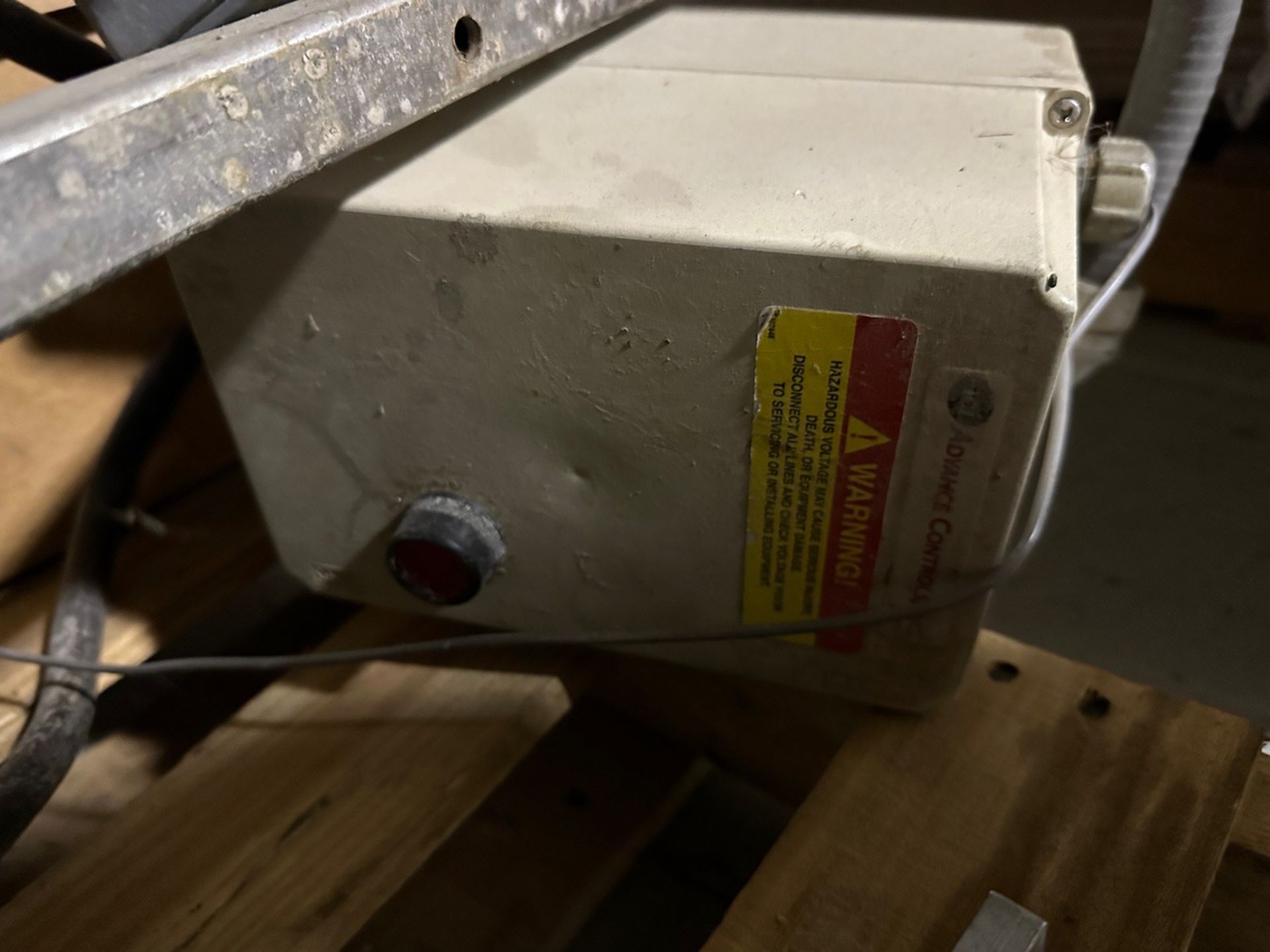 Lot of Pallet of Power Washer Motor and Dayton Vacuum / Blower | Rig Fee $50 - Image 3 of 6