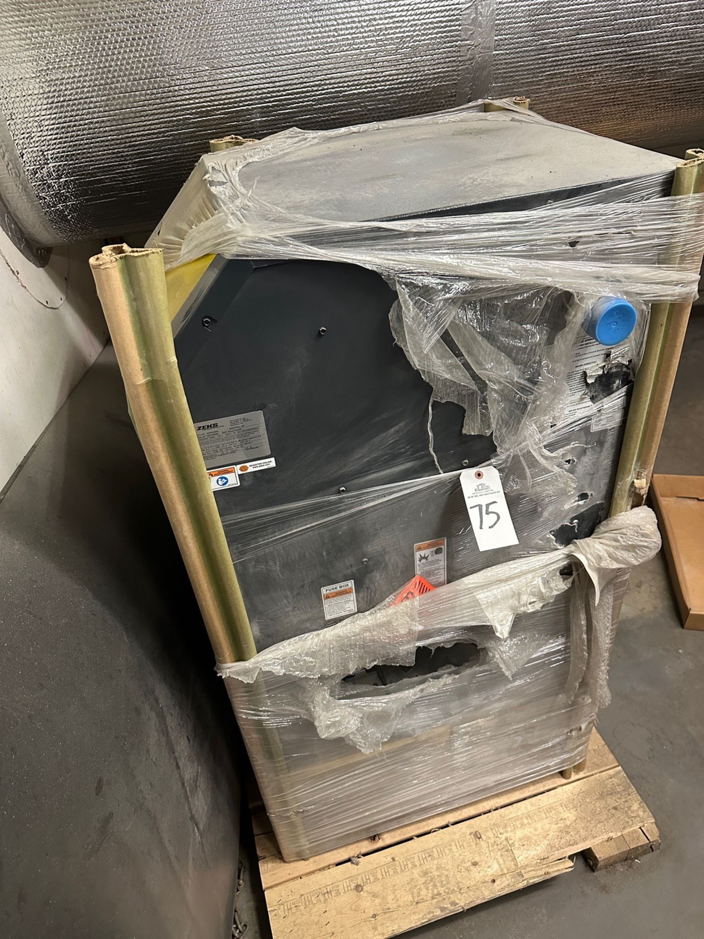 Zeks Model 400HSGA500 Air Dryer (New In Crate) | Rig Fee $250