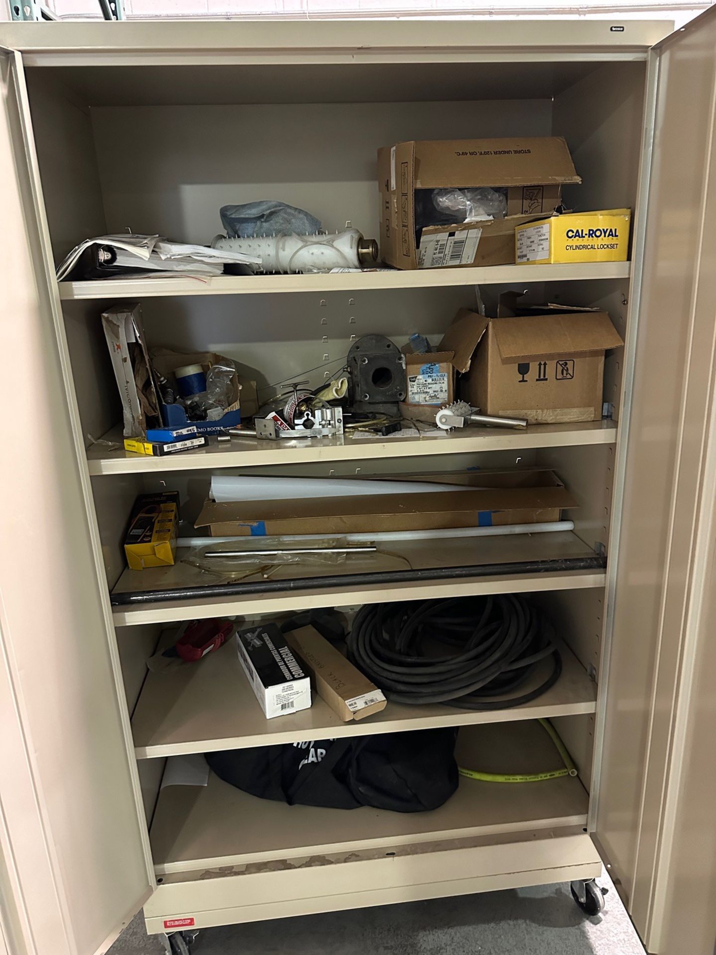 Tennsco 2-Door Storage Cabinet | Rig Fee $50 - Image 2 of 2