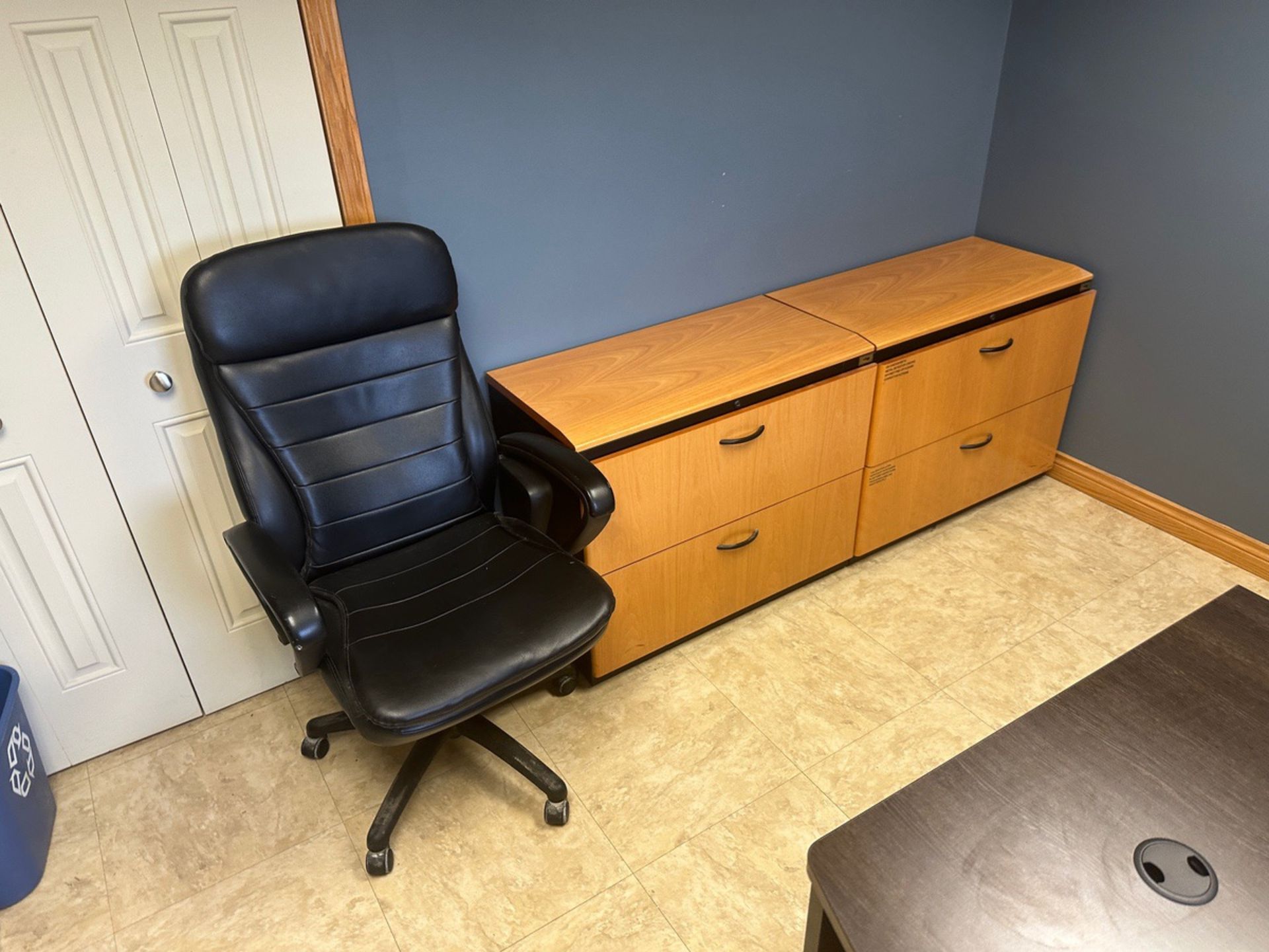 Lot of Office with Contents (No Electronics Included) | Rig Fee $650 - Image 2 of 4
