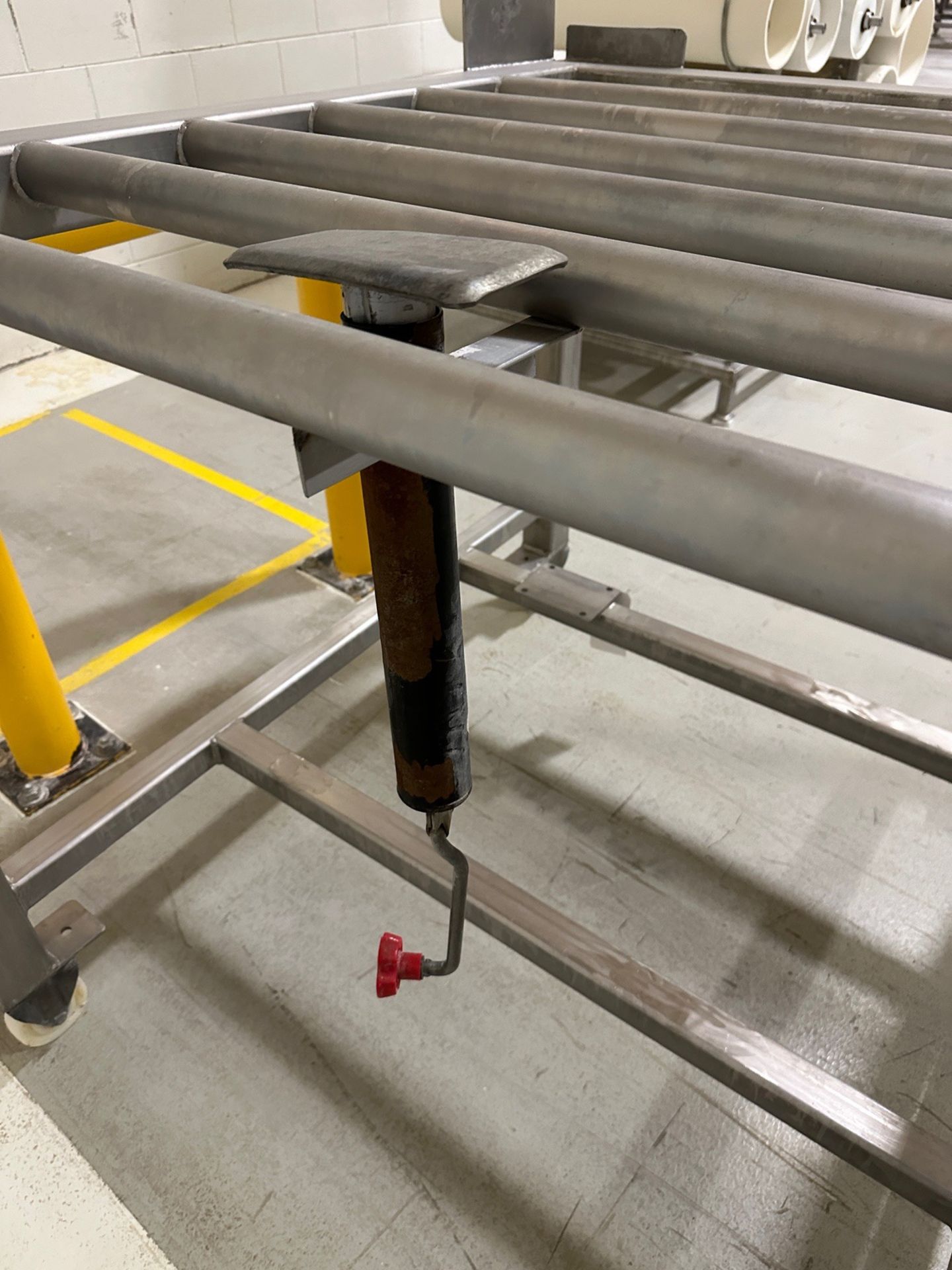 Stainless Steel Tote Stand with Hand Powered Tilting Jack | Rig Fee $25 - Image 2 of 2