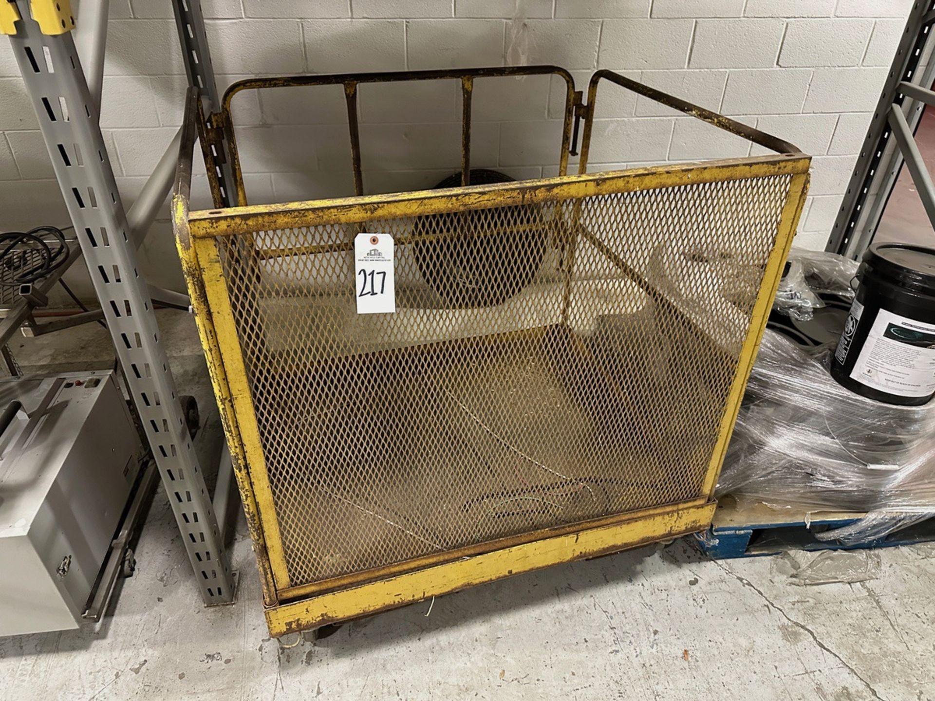 Fork Truck Work Platform (39" x 4' with 37" Guard Rails) | Rig Fee $25