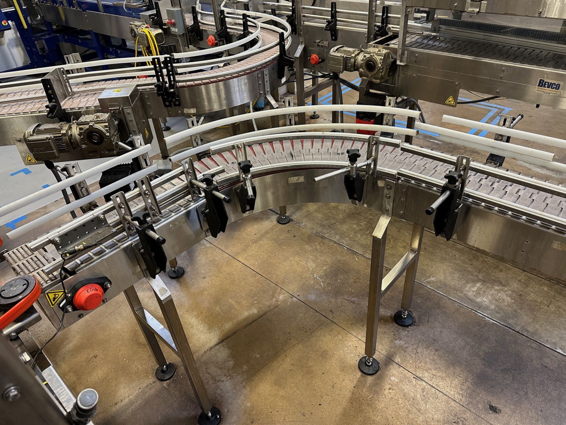 Bevco Conveyor over Stainless Steel Frame (Approx. 10" Belt x 27' - U-Shaped) | Rig Fee $750 - Image 2 of 5