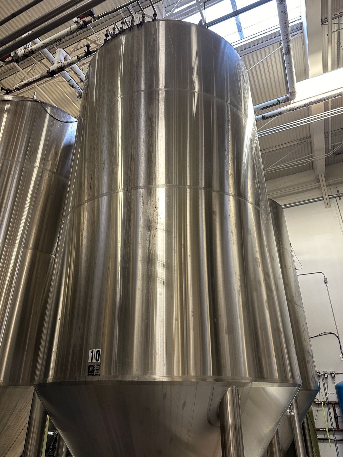 (1 of 6) 2016 NSI 132 BBL FV / 175 BBL or 5,400 Gal Max Capacity Fermentation Tank | Rig Fee $2620 - Image 3 of 4