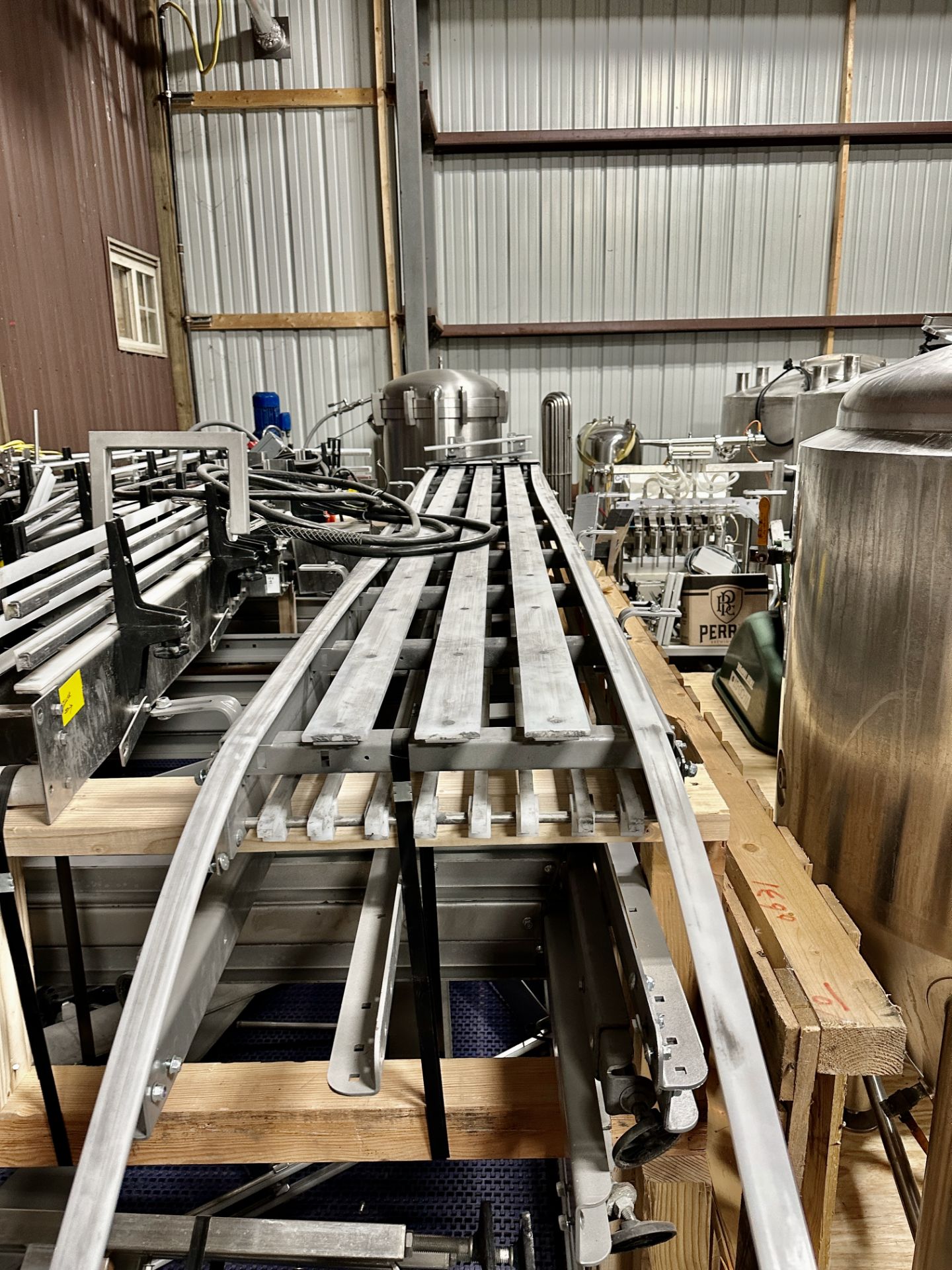 Can Conveyor from the 2019 KHS Innofill Micro Filling Line | Rig Fee $3500 - Image 7 of 9