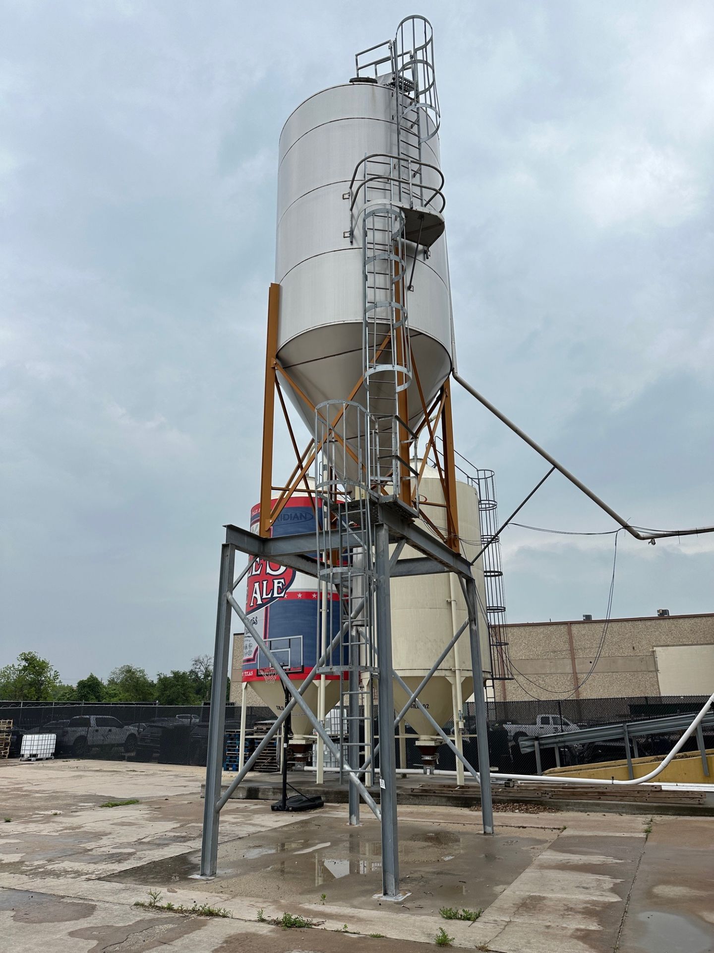 2017 Gasaway 2,541 Cuft Stainless Steel Spent Grain Silo, 60 Degree Cone, Approx 12 | Rig Fee $8850 - Image 2 of 3