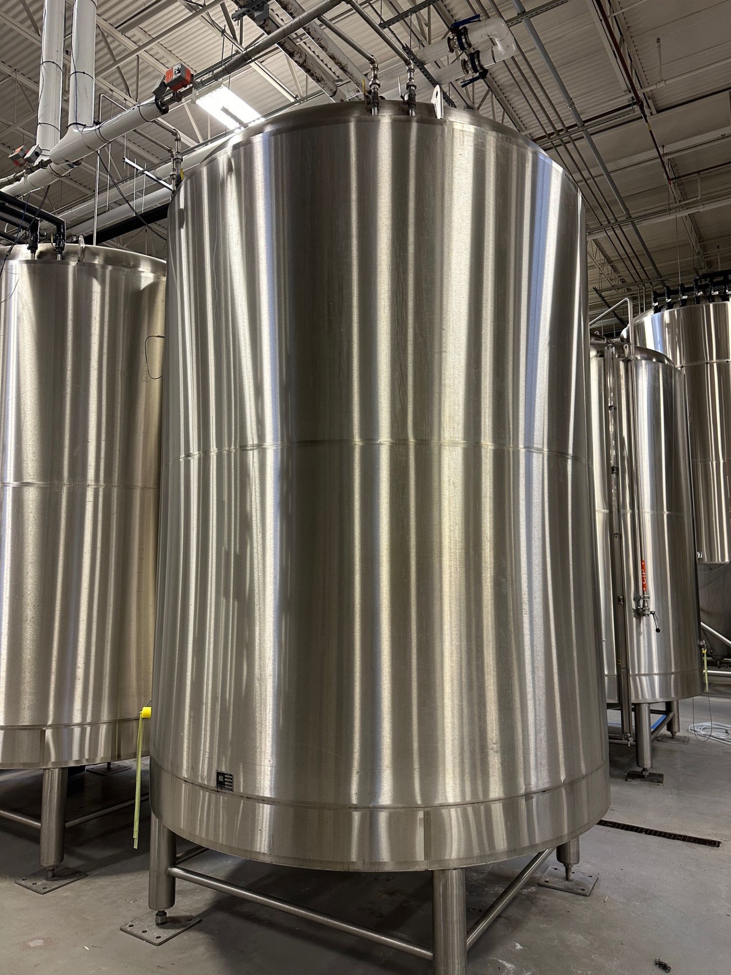 (1 of 2) 2016 NSI 120 BBL Brite / 132 BBL or 4,400 Gal Jacketed Dish Bottom Stainless Steel Brite - Image 2 of 3