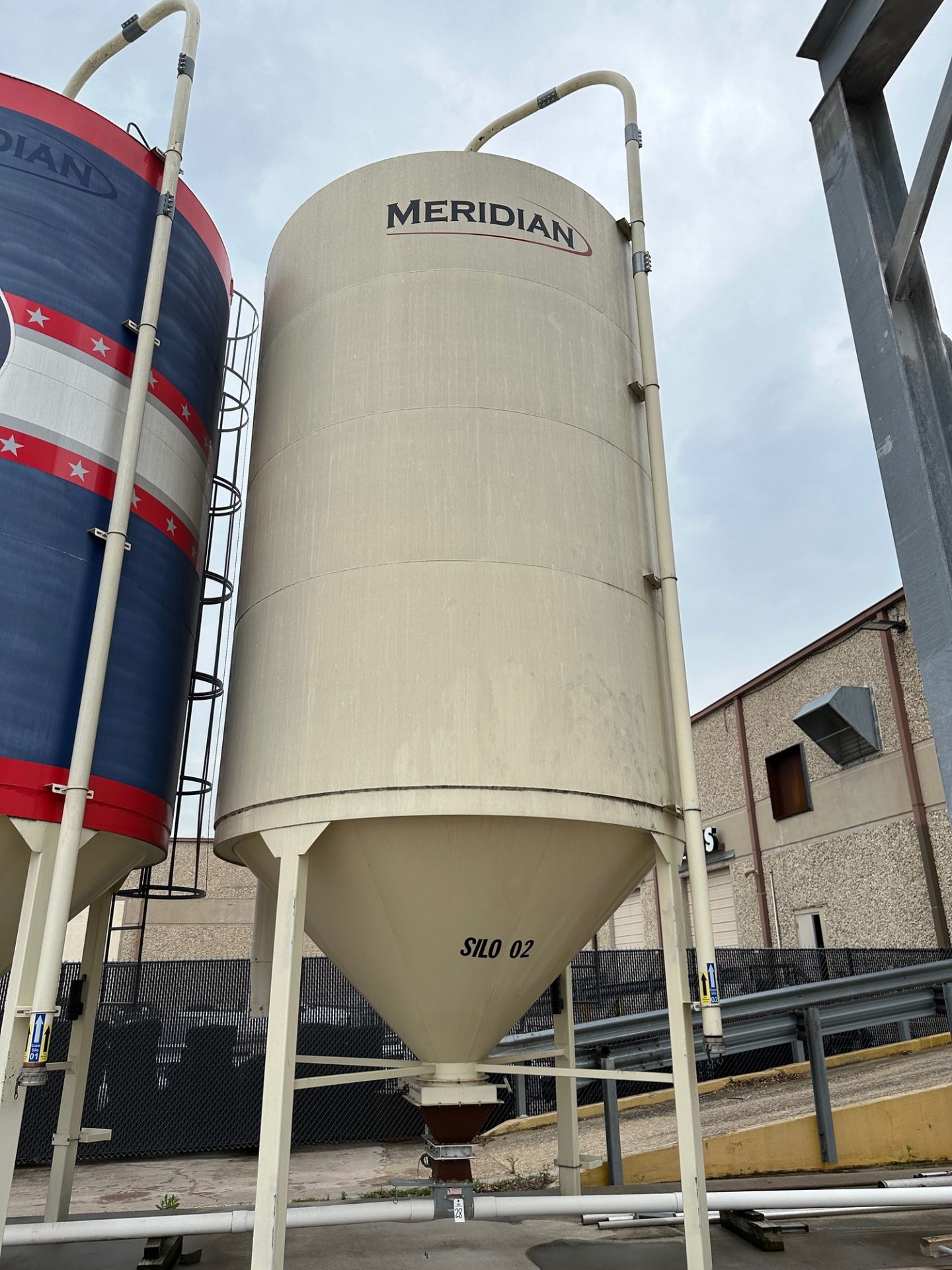 Meridian Grain Silo (Approx.12' Diameter and 32' O.H.) | Rig Fee $6350 - Image 2 of 4