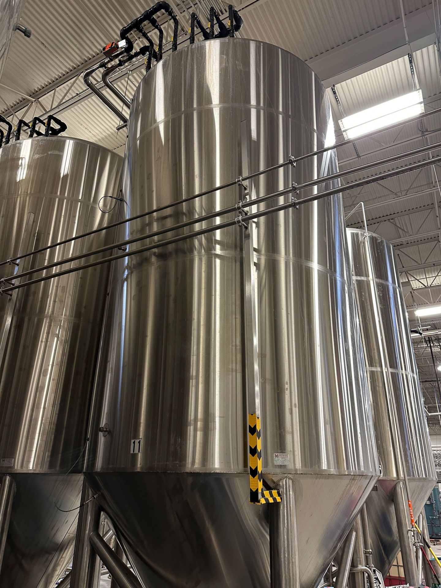 (1 of 8) 2020 Marks 132 BBL FV / 175 BBL or 5,400 Gal Max Capacity Jacketed Stainless Steel Ferm - Image 4 of 5