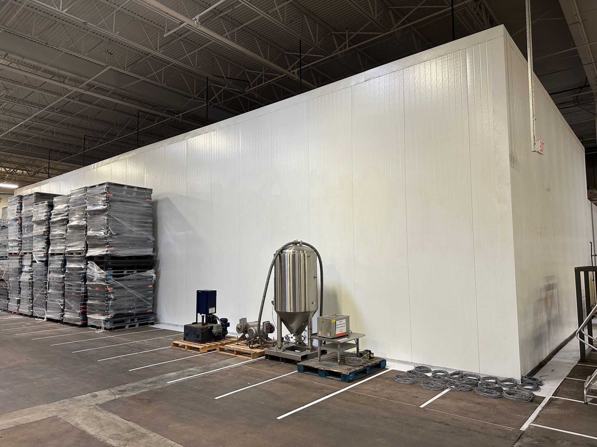 Cold Box - (3) Cooling Units - Shared Wall - (Approx. 32' x 77' x 18' - 8' x 10' Drive In Door - Man - Image 2 of 14