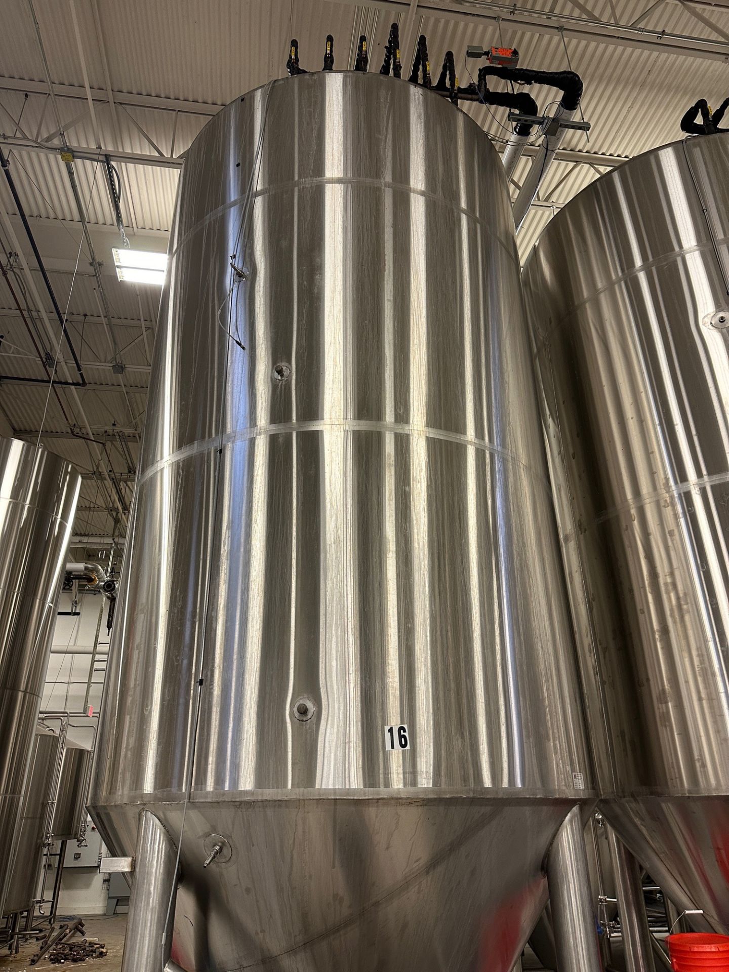 (1 of 8) 2020 Marks 132 BBL FV / 175 BBL or 5400 Gal Max Capacity Fermentation Tank | Rig Fee $2620 - Image 3 of 4