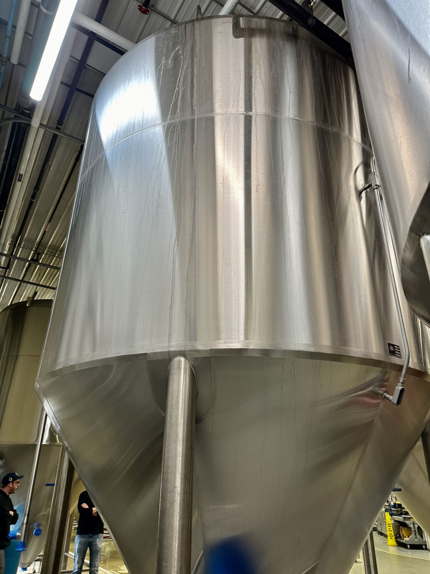 (1 of 3) 2015 NSI 150 BBL FV or 5,500 Max Capacity Gal Jacketed Fermentation Tank, Glycol Jacketed - Image 6 of 9