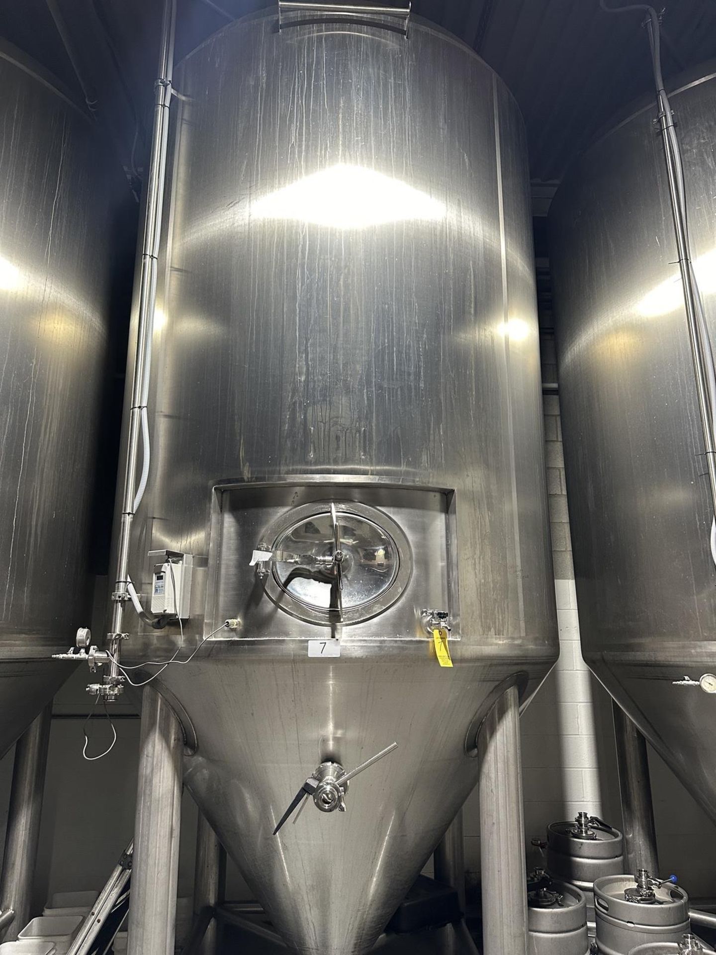 Criveller 60 BBL Stainless Steel Fermenter, Glycol Jacketed, Nema 4X Electronic Tem | Rig Fee $350 - Image 4 of 6