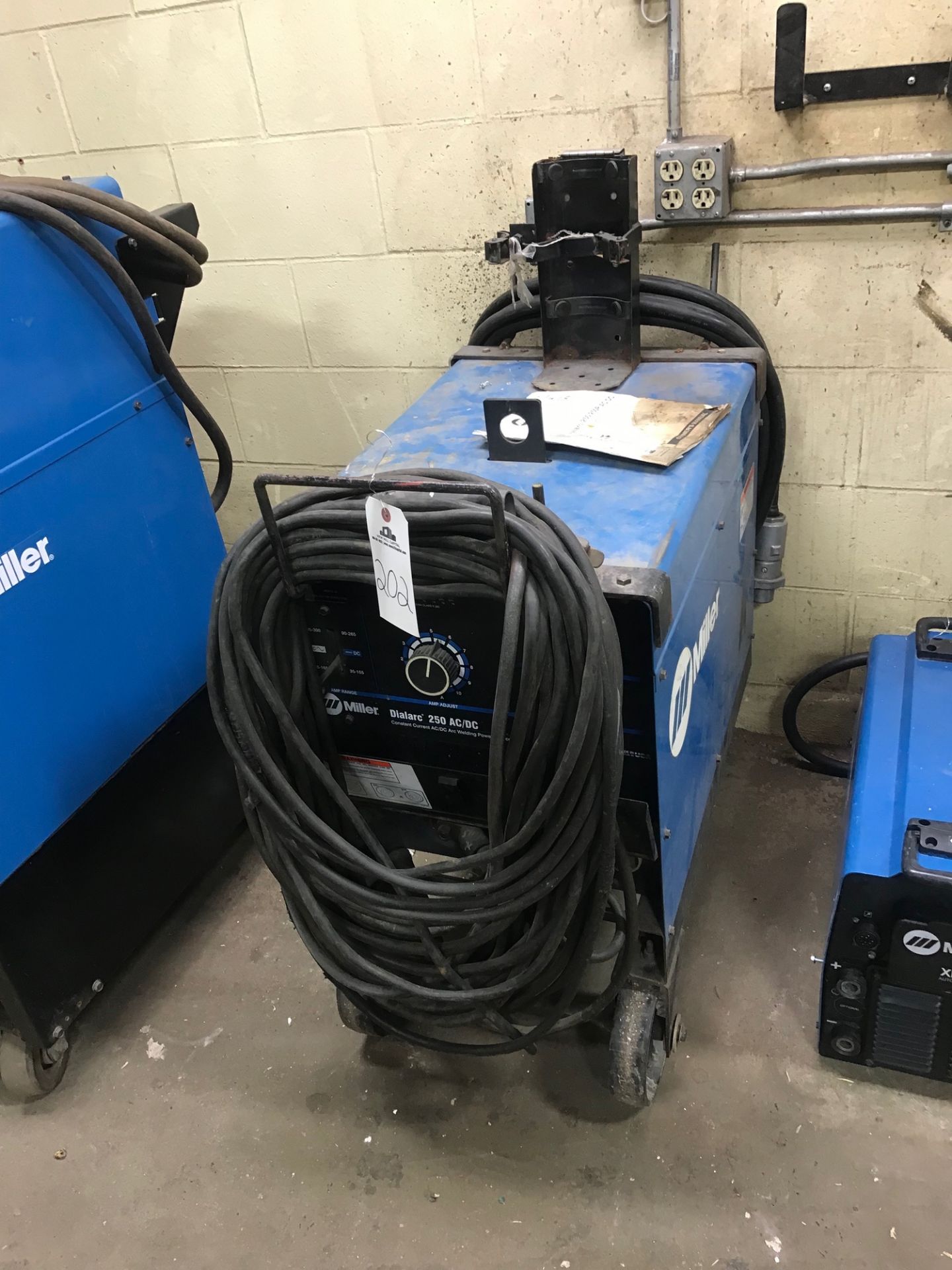 Miller Dialara 250 AC/DC Stick Welder with Leads