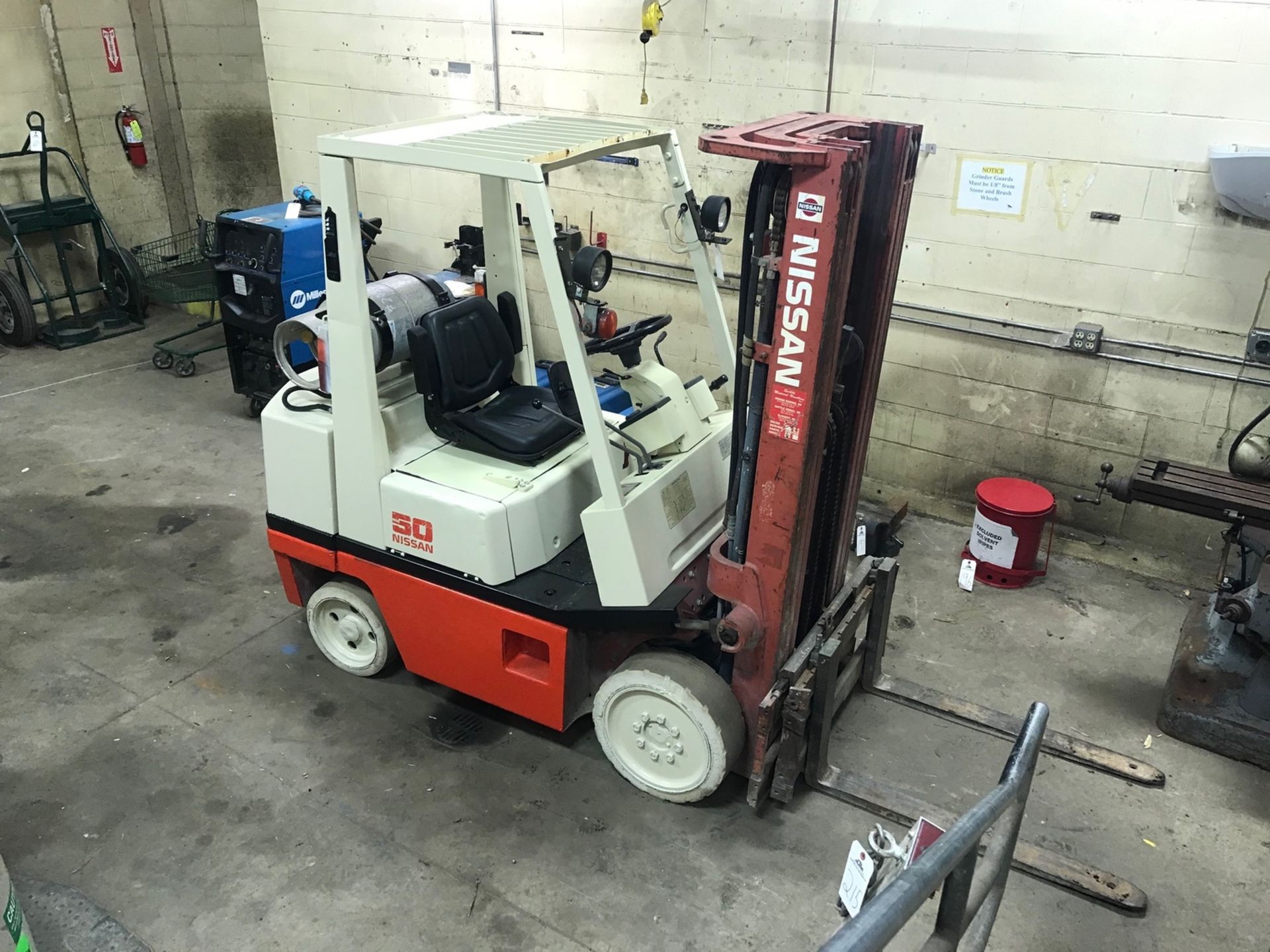 Nissan 5000lb Capacity Fork Lift, Model # CPH02A25V, Non Marking Tires, Side Shift, 3 Stage Mast,