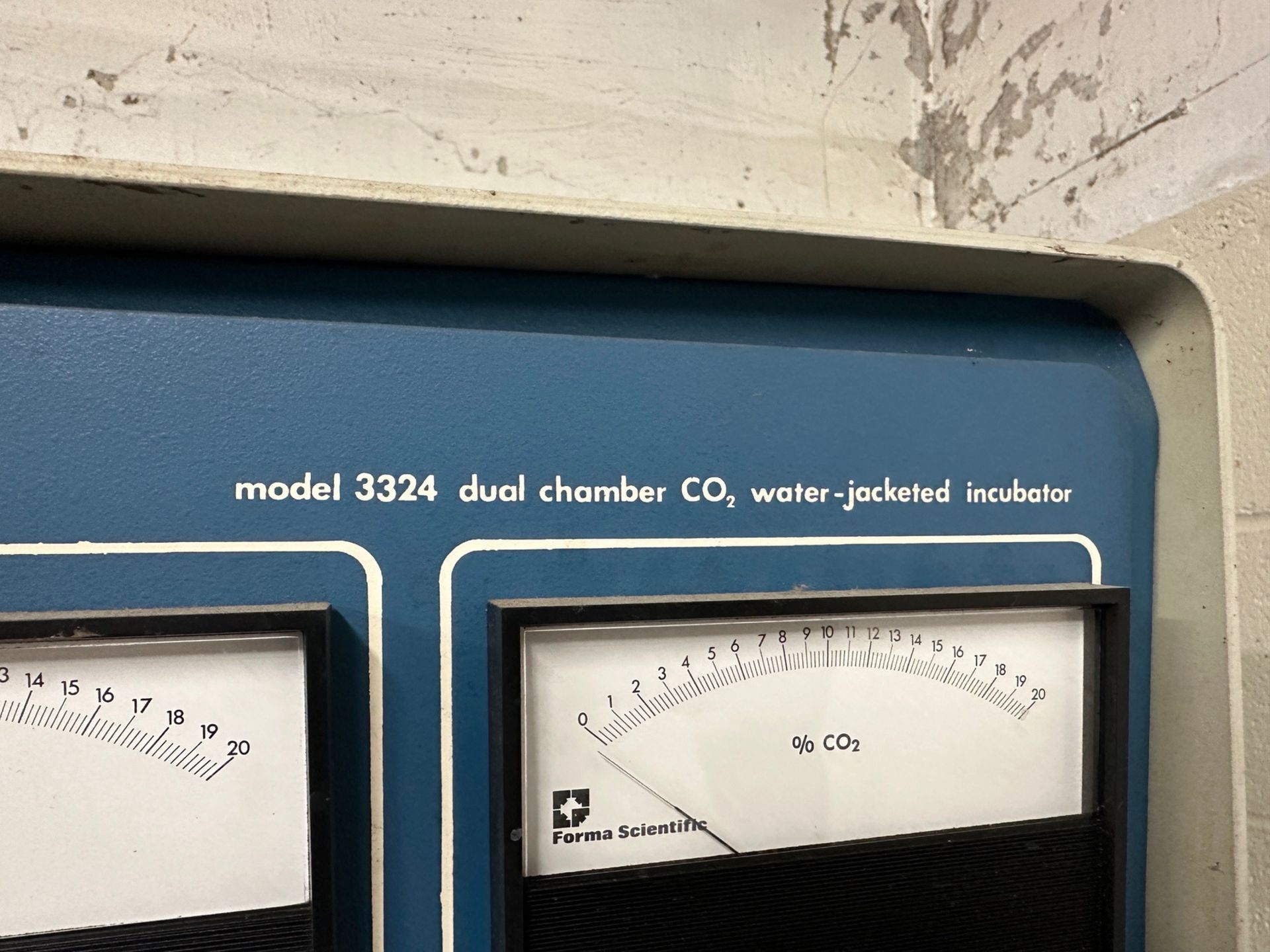 Forma Scientific Dual Chamber CO2 Water Jacketed Incubator - Model 3324 (Approx. 2' x 2' x 80" O. - Image 2 of 4