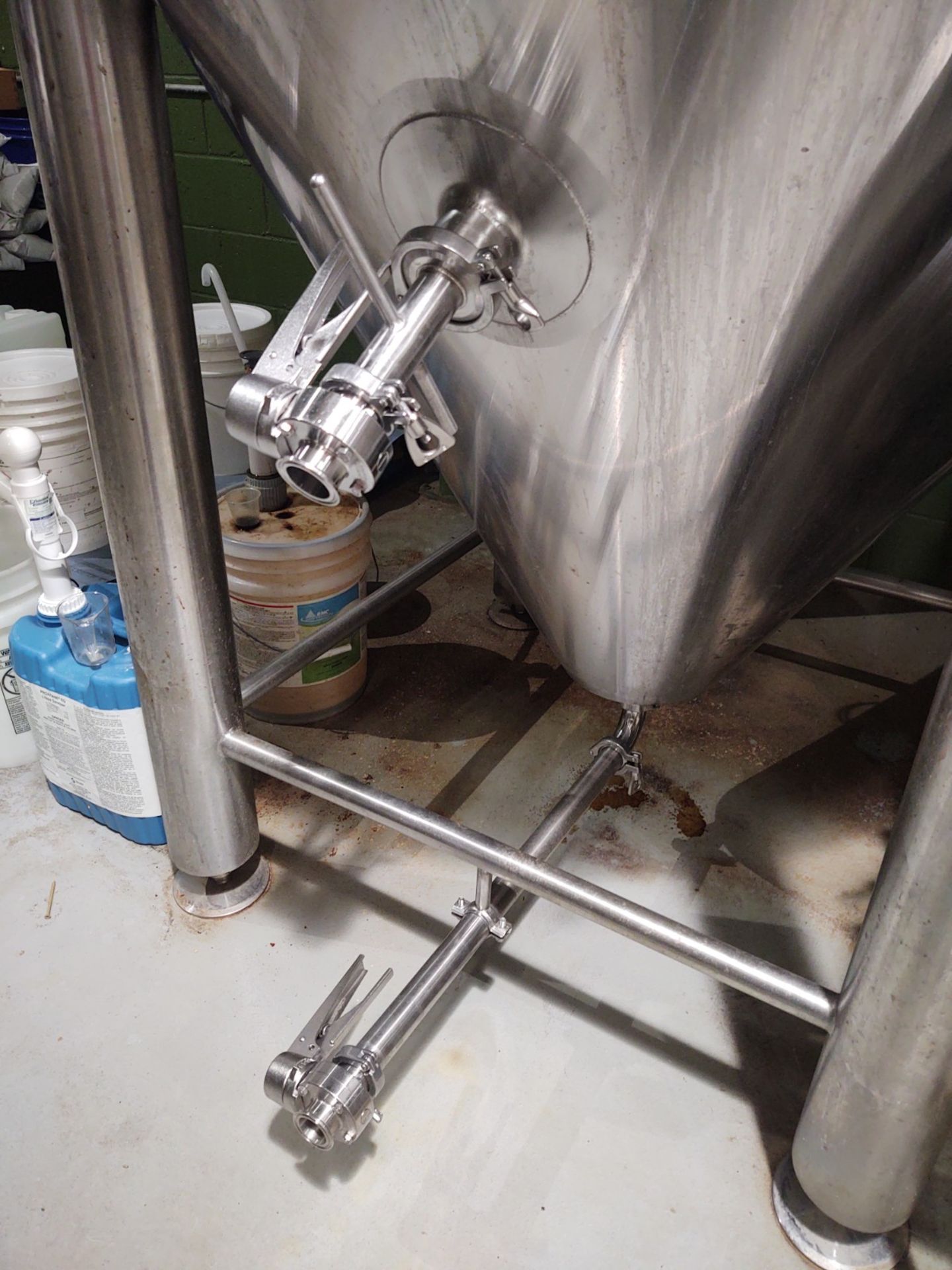 DME 30 BBL Fermentation/Uni Tank Vessels (Jacketed & Insulated) w/Piping, Dwyer Controller & - Image 4 of 6