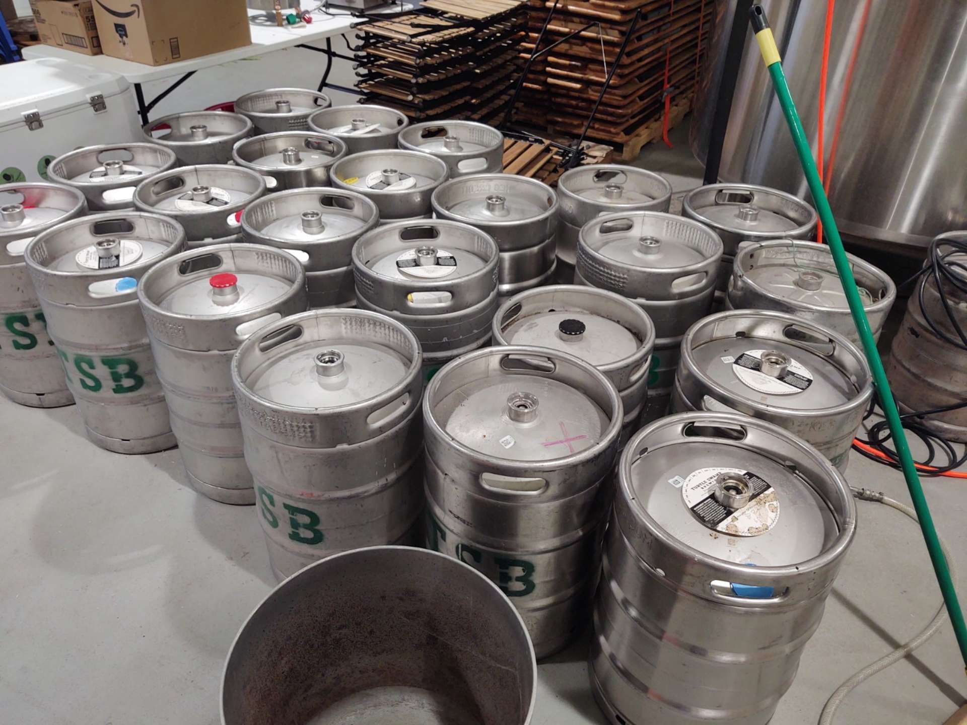 (5) 1/2 Barrel Kegs (ALL EMPTY) (BEING SOLD BY THE PIECE - QUANTITY x ...