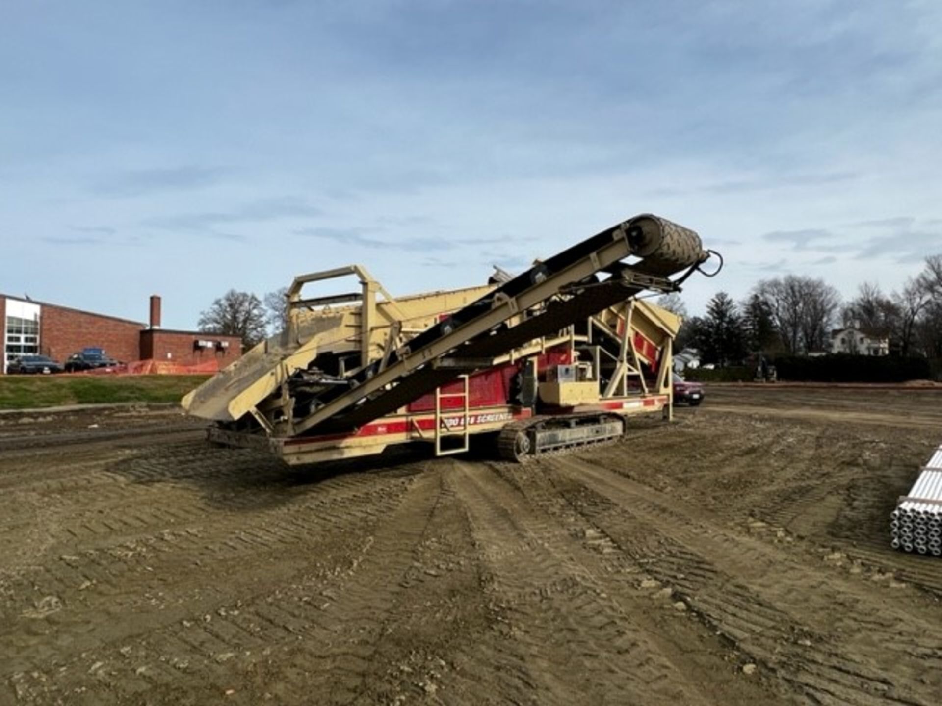 2020 R.D. Olson #616 Portable Rubber Track Screener, 6' x 16' Deck with Cat Diesel 74 HP C3.4B Motor - Image 2 of 6