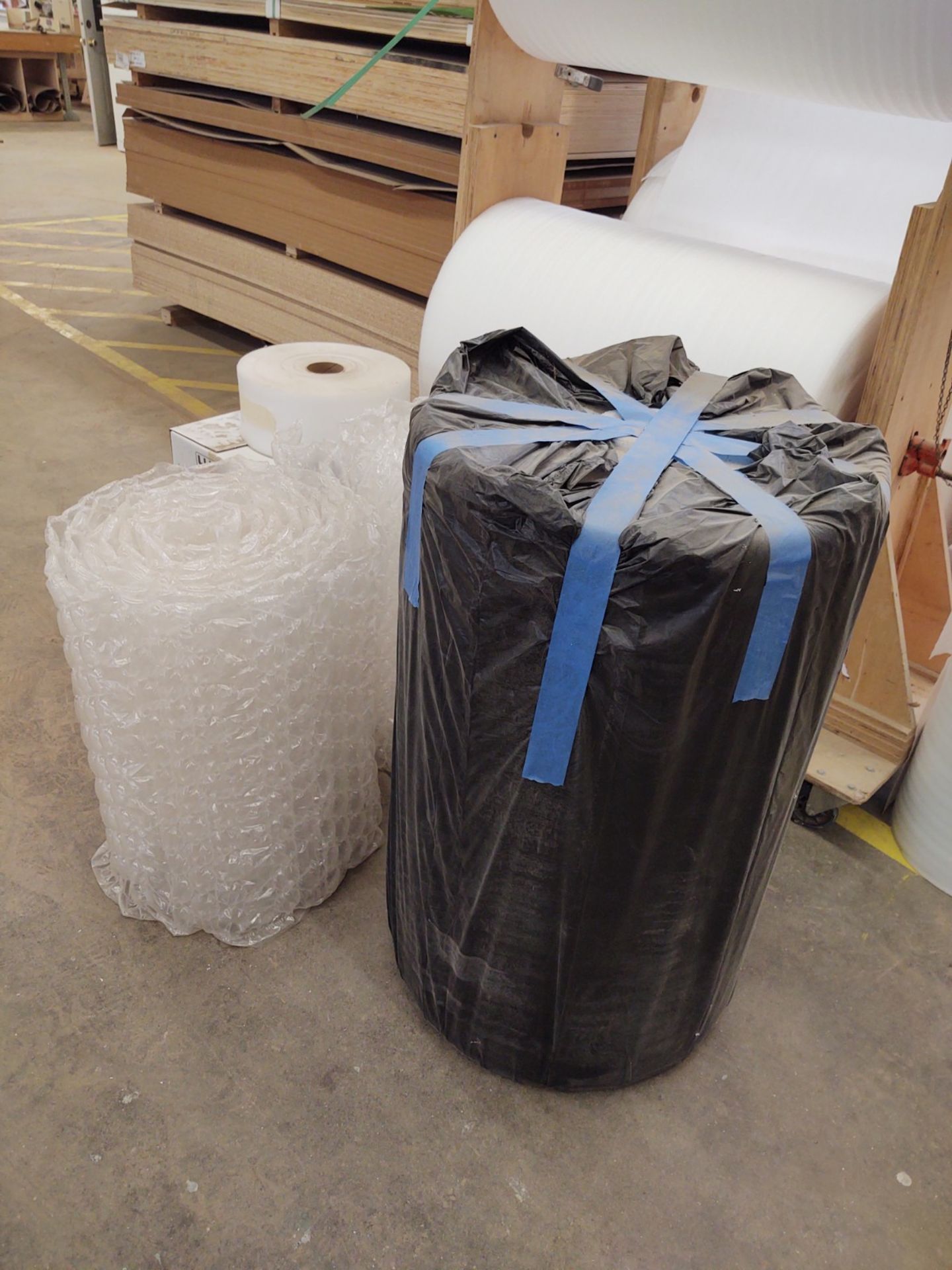 (Lot) Foam and Bubble Packaging Material - Image 3 of 3