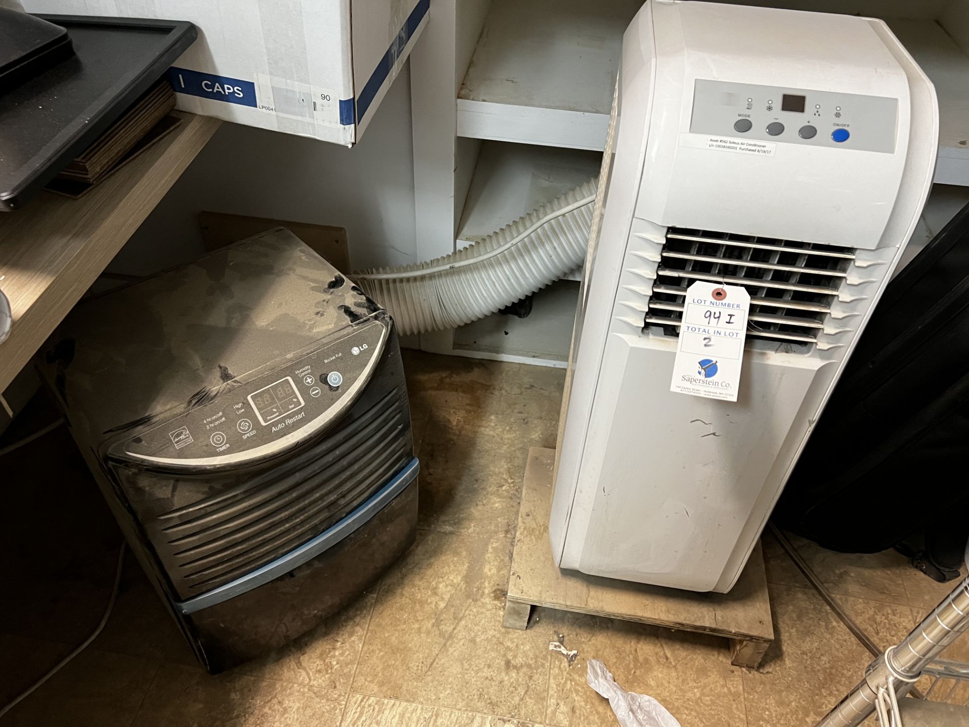 {LOT} 1 Port. Room A/C, 1 Dehumidifier (BEING SOLD BY THE LOT)