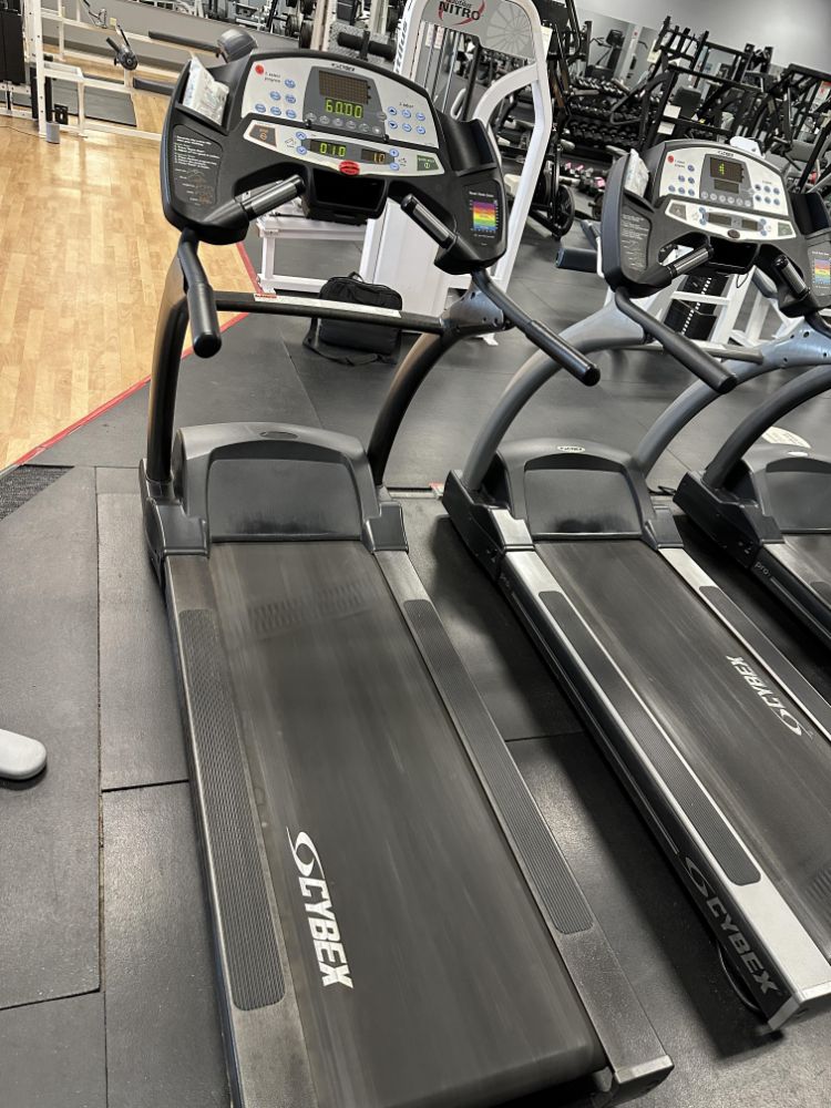 COMMERCIAL FITNESS EQUIPMENT - TREADMILLS - ELLIPTICALS - STAIR CLIMBER - (18) KAISER SPIN BIKES - CABLE CROSSOVER - SMITH PRESS - DUMBBELLS